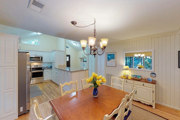 Cozy Cottage with Screened Porch, Deck & Views - Near Golf & Beach