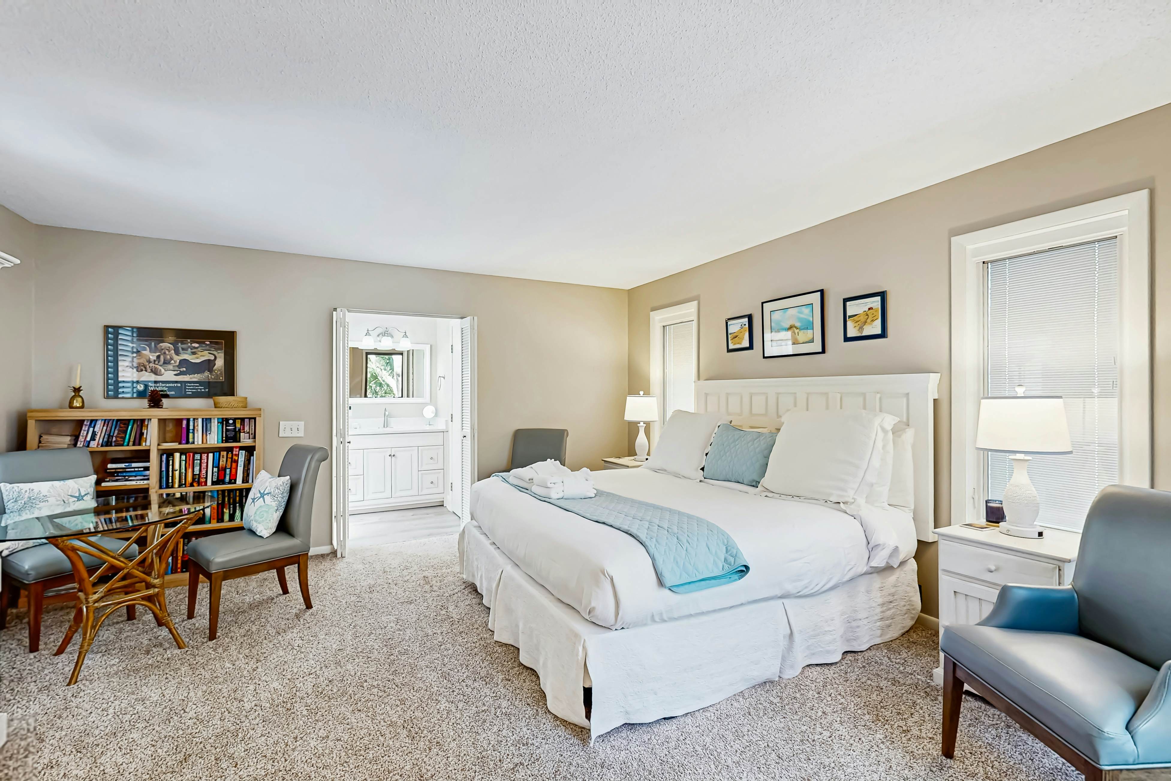 Golf course home with deck, porch & lagoon view - 1 block to beach, 1 dog OK