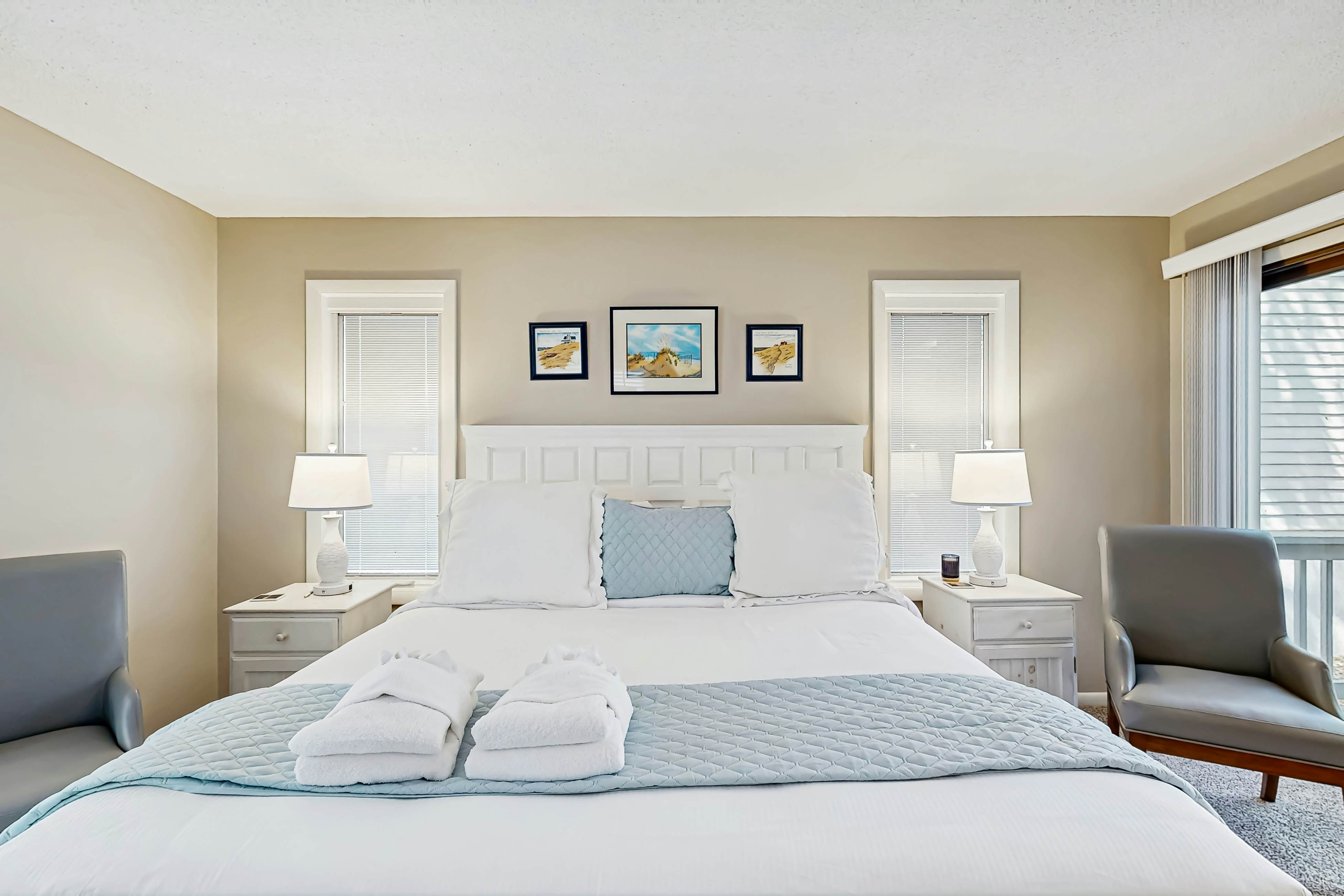 Golf course home with deck, porch & lagoon view - 1 block to beach, 1 dog OK