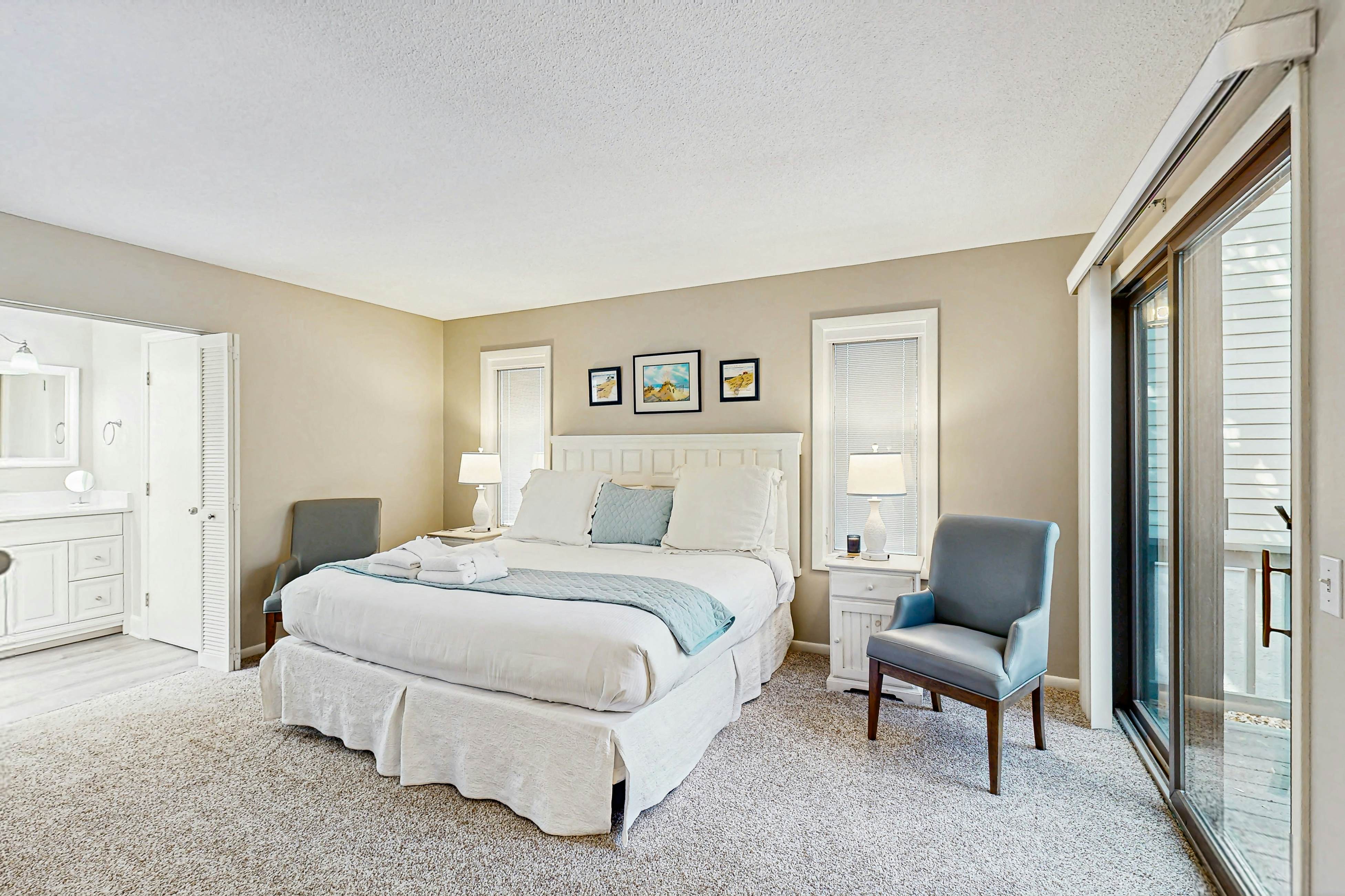 Golf course home with deck, porch & lagoon view - 1 block to beach, 1 dog OK