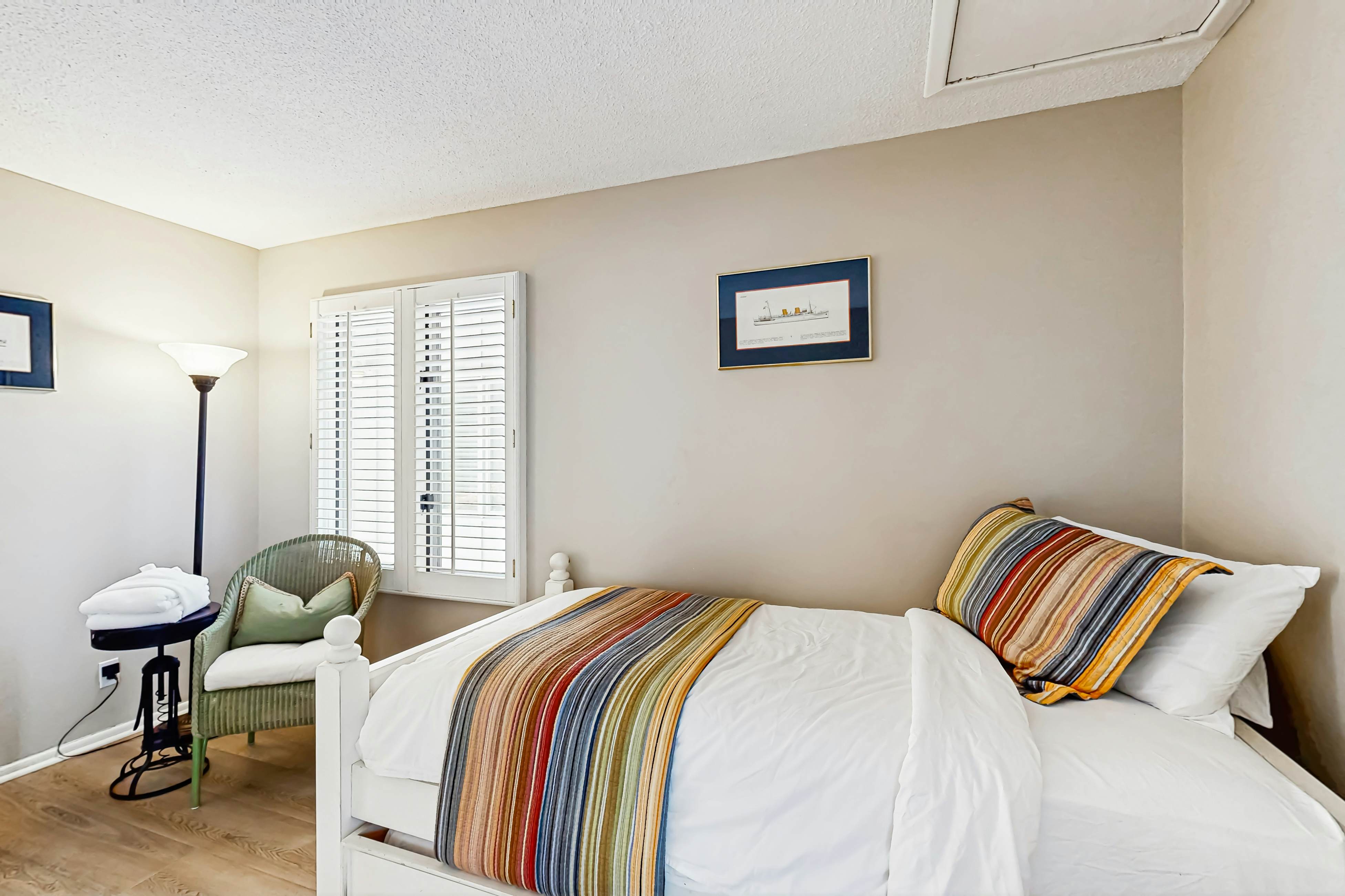 Golf course home with deck, porch & lagoon view - 1 block to beach, 1 dog OK