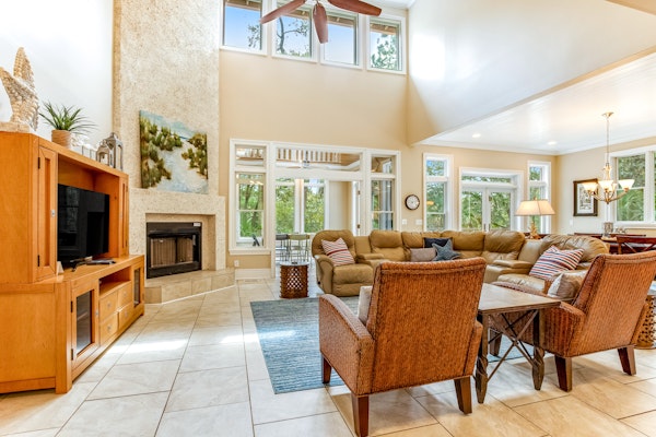 Upscale house with private pool, lagoon views - near beach & tennis