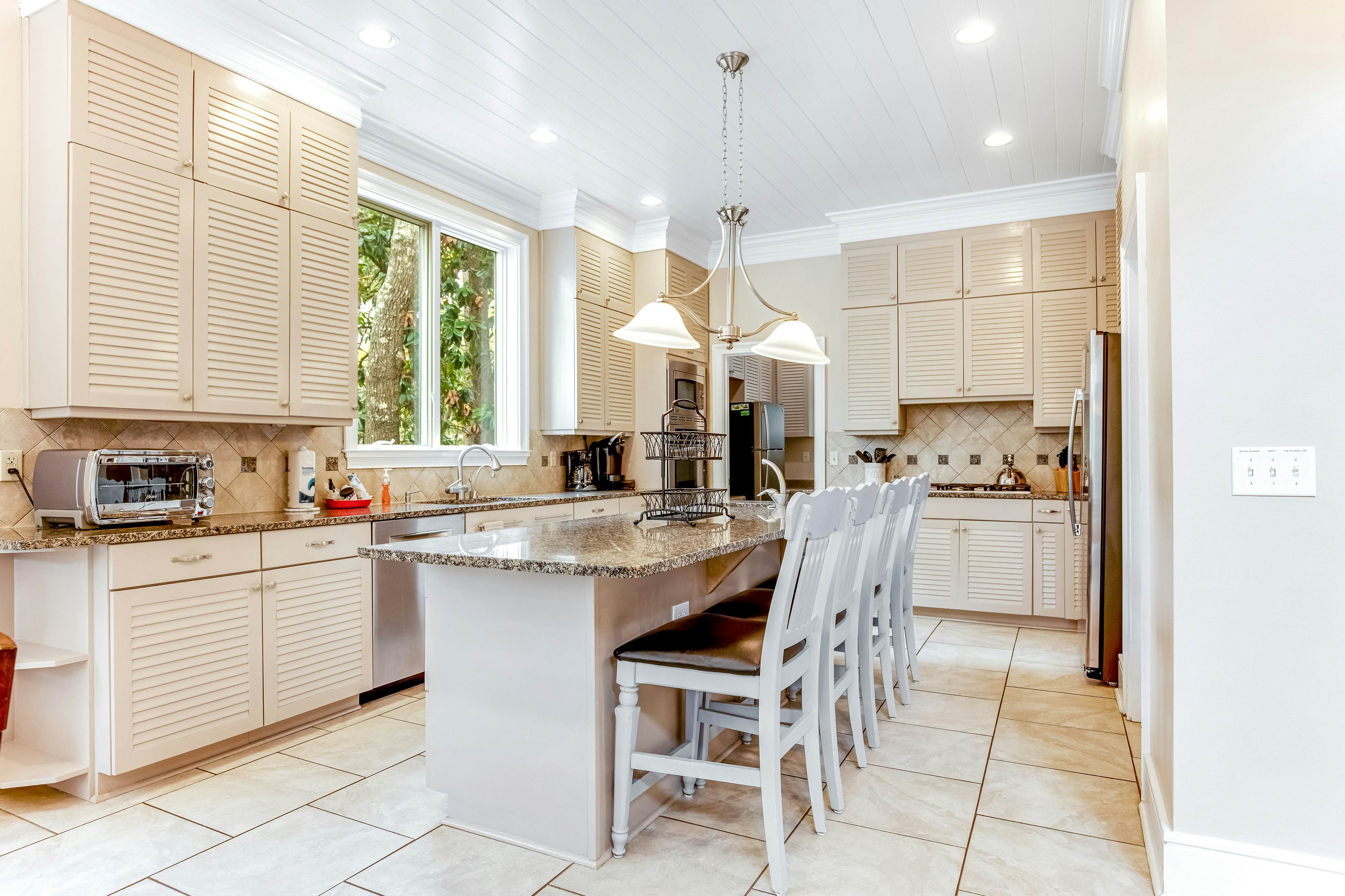 Upscale house with private pool, lagoon views - near beach & tennis