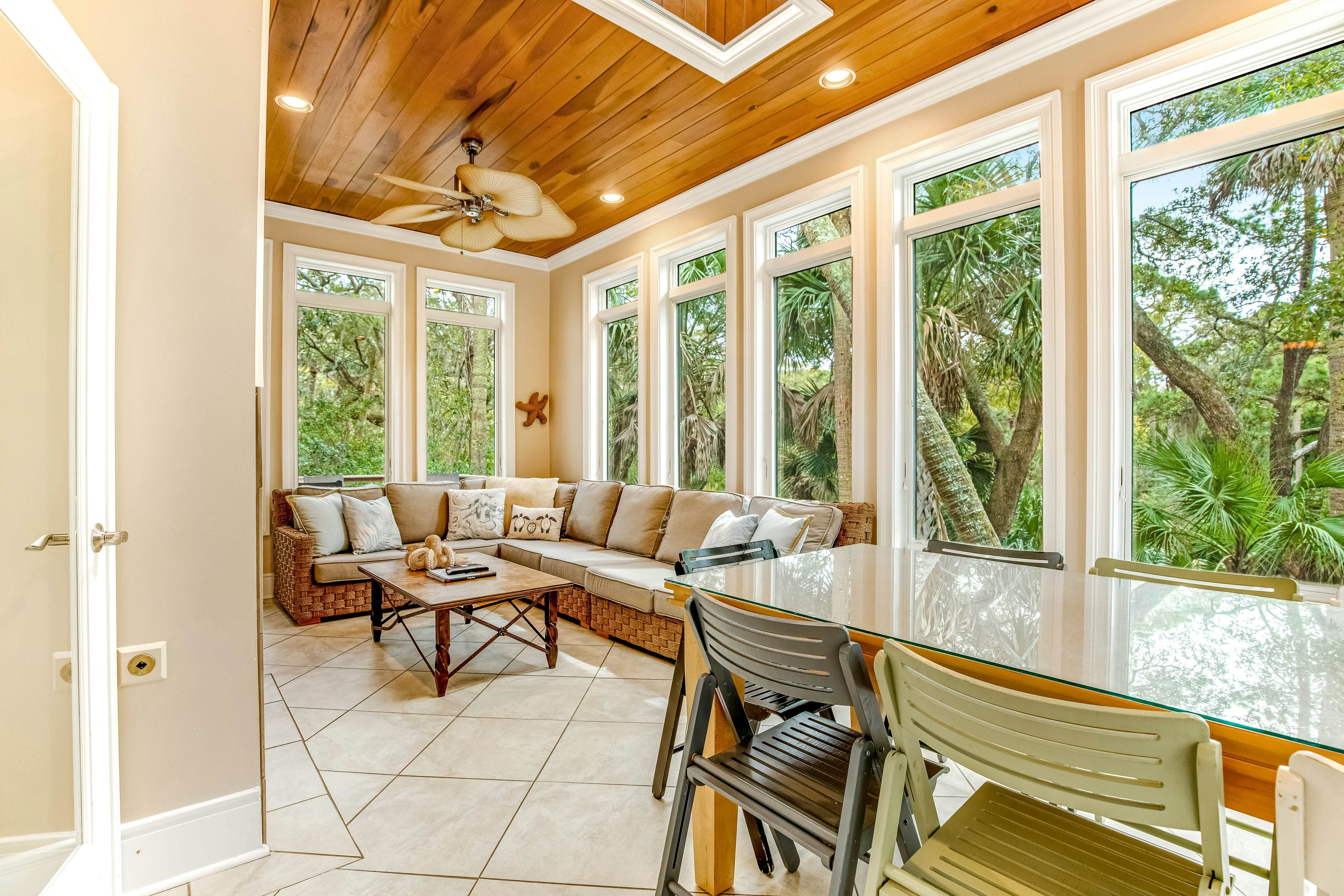 Upscale house with private pool, lagoon views - near beach & tennis