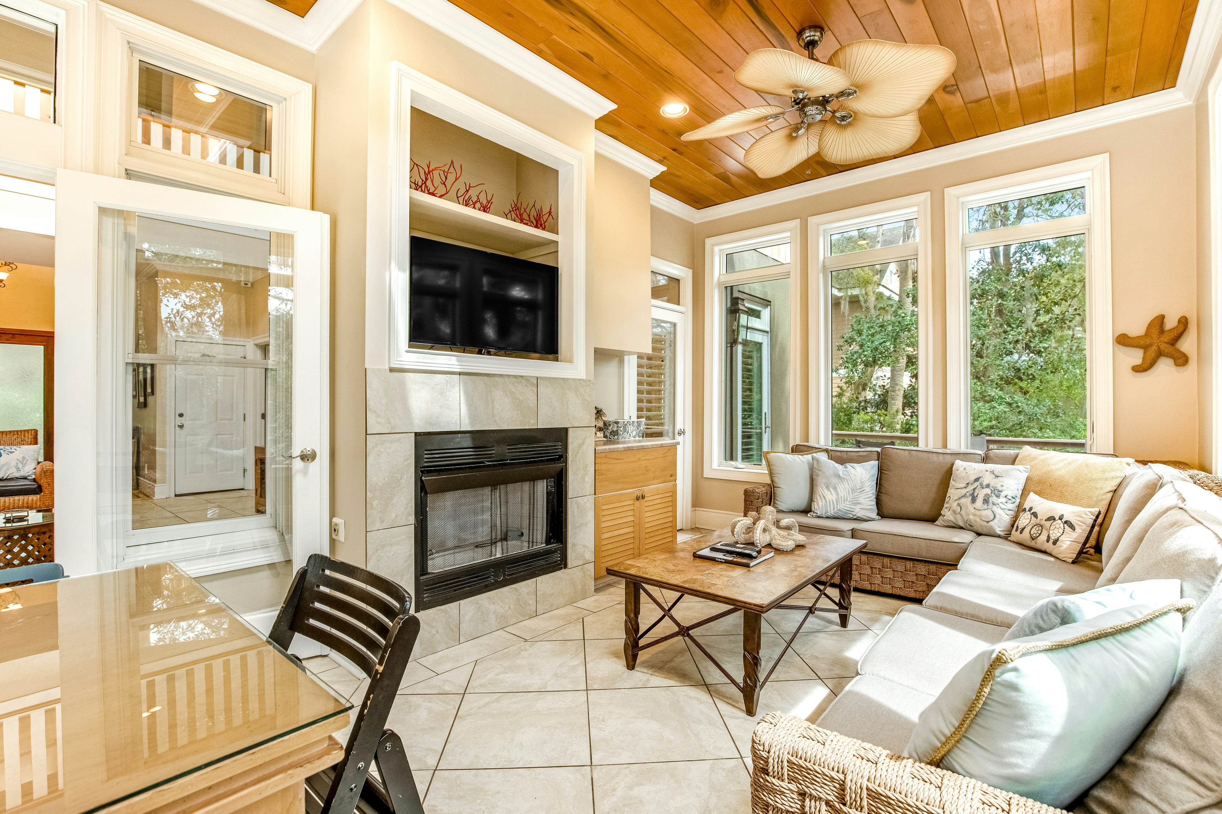 Upscale house with private pool, lagoon views - near beach & tennis