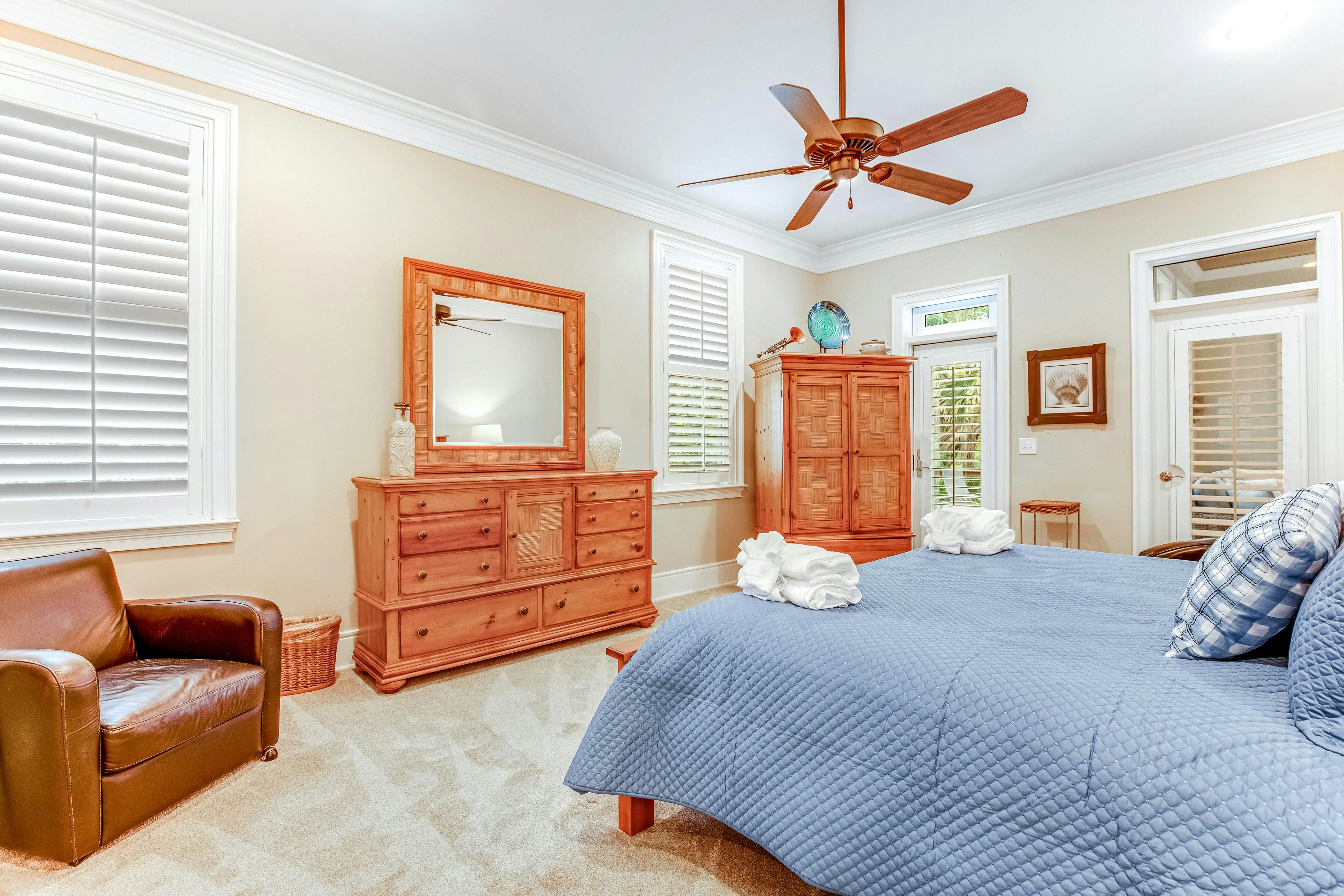 Upscale house with private pool, lagoon views - near beach & tennis