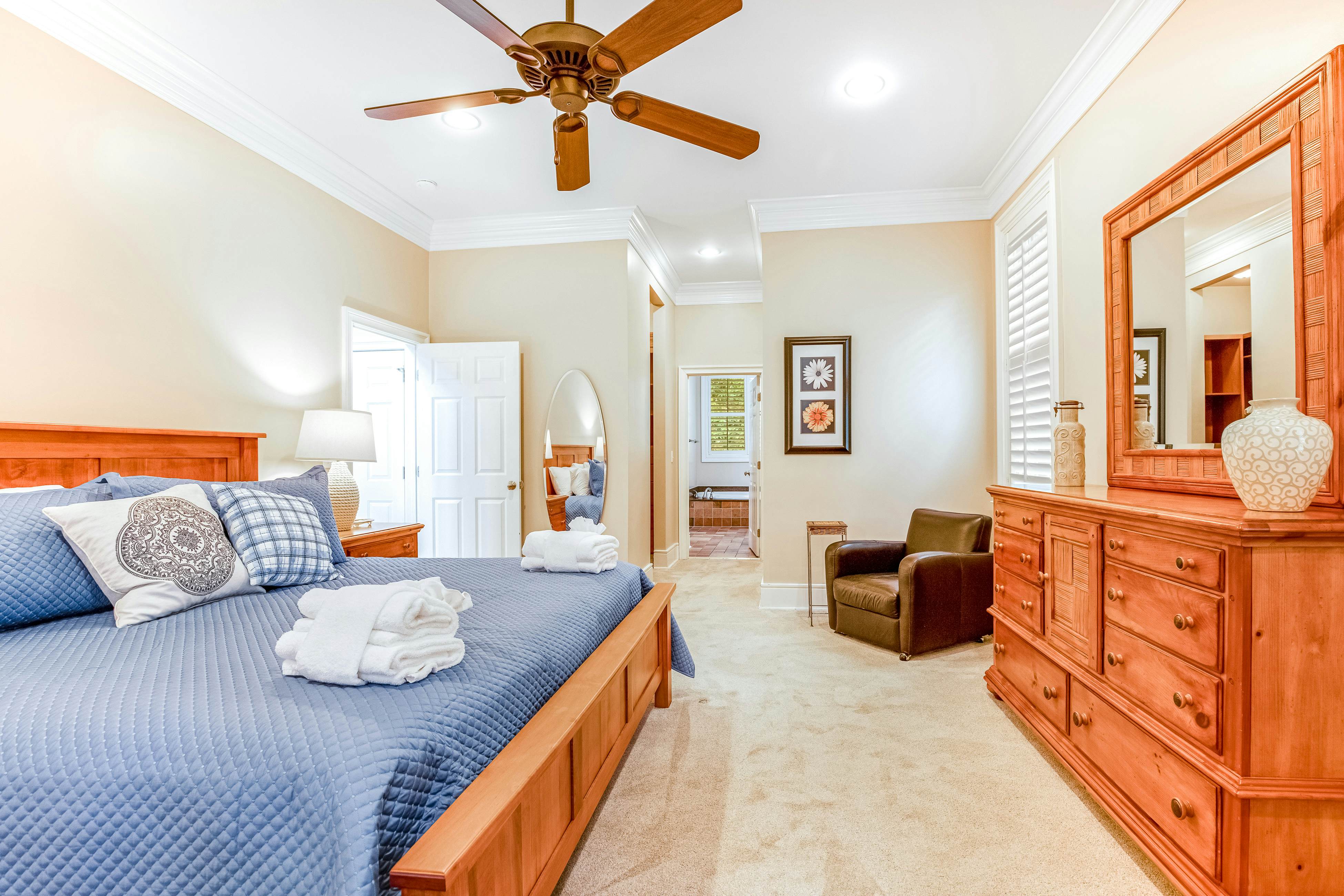 Upscale house with private pool, lagoon views - near beach & tennis