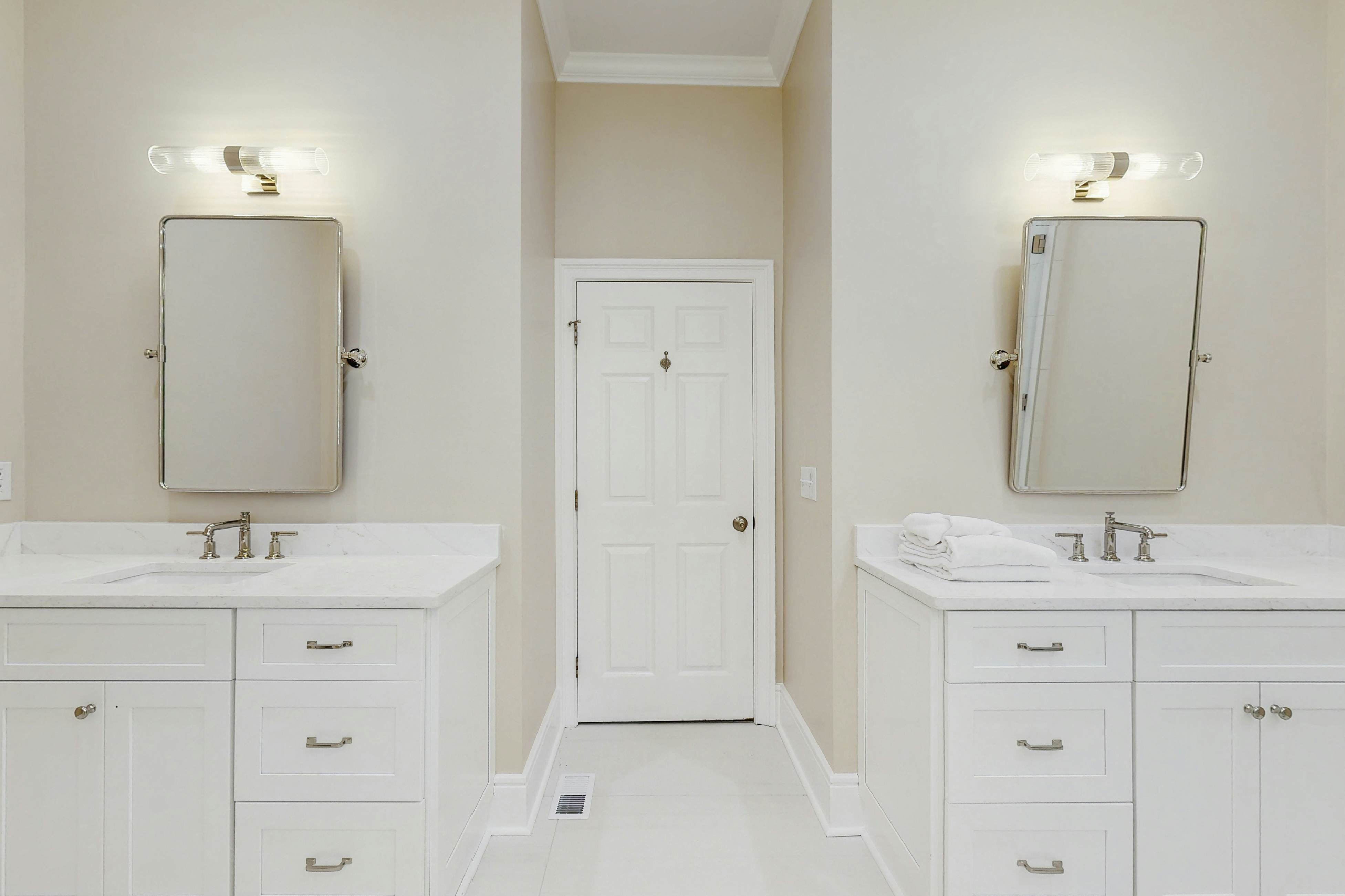 Upscale house with private pool, lagoon views - near beach & tennis