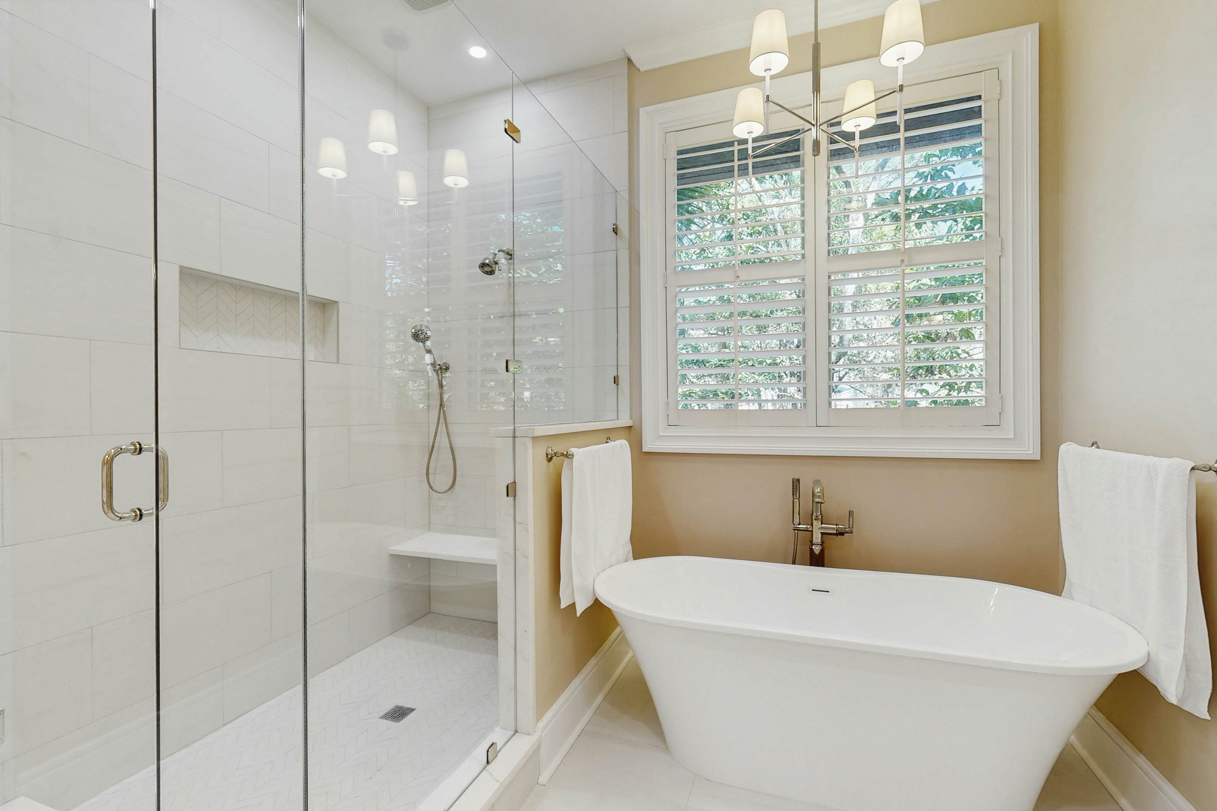 Upscale house with private pool, lagoon views - near beach & tennis