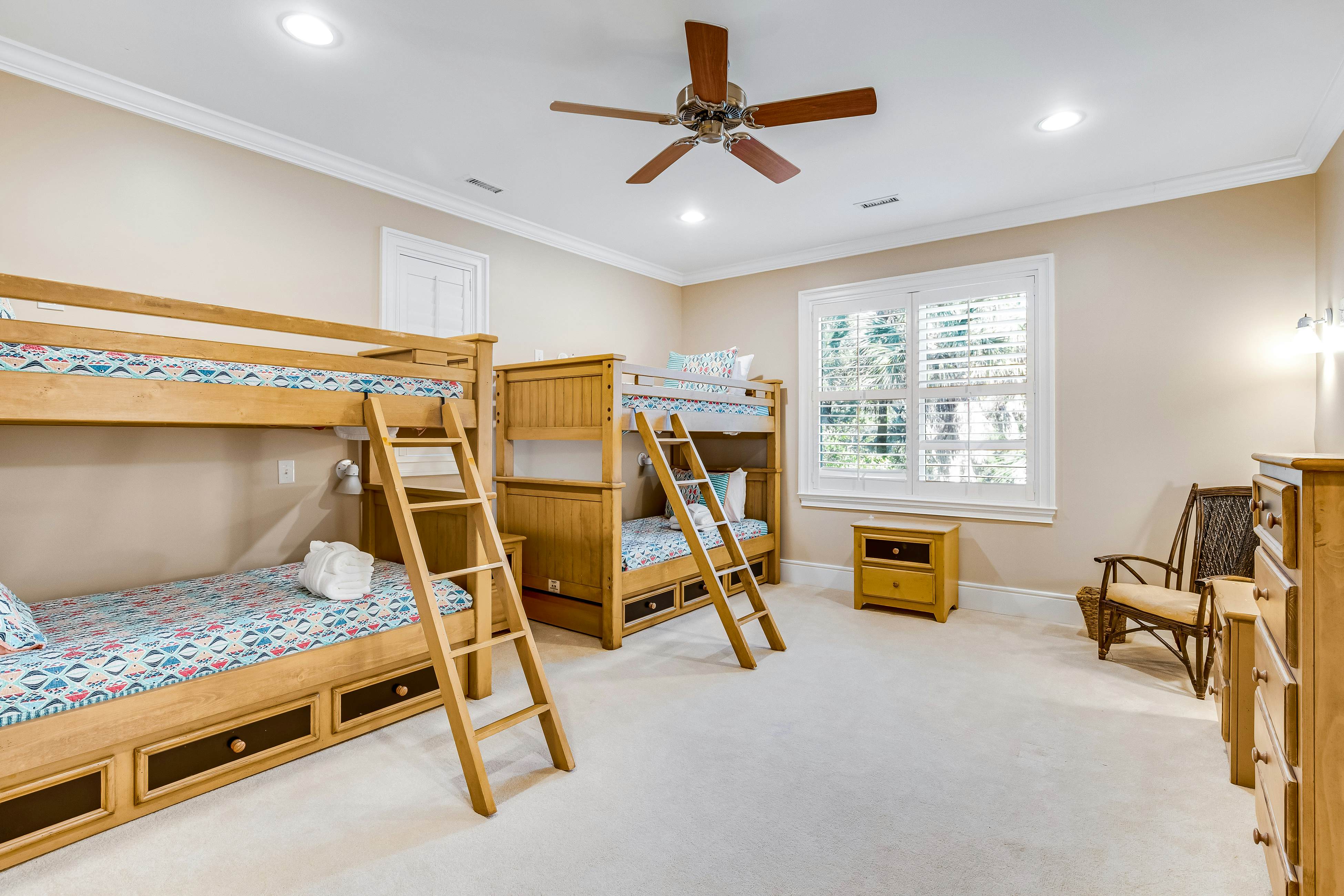 Upscale house with private pool, lagoon views - near beach & tennis