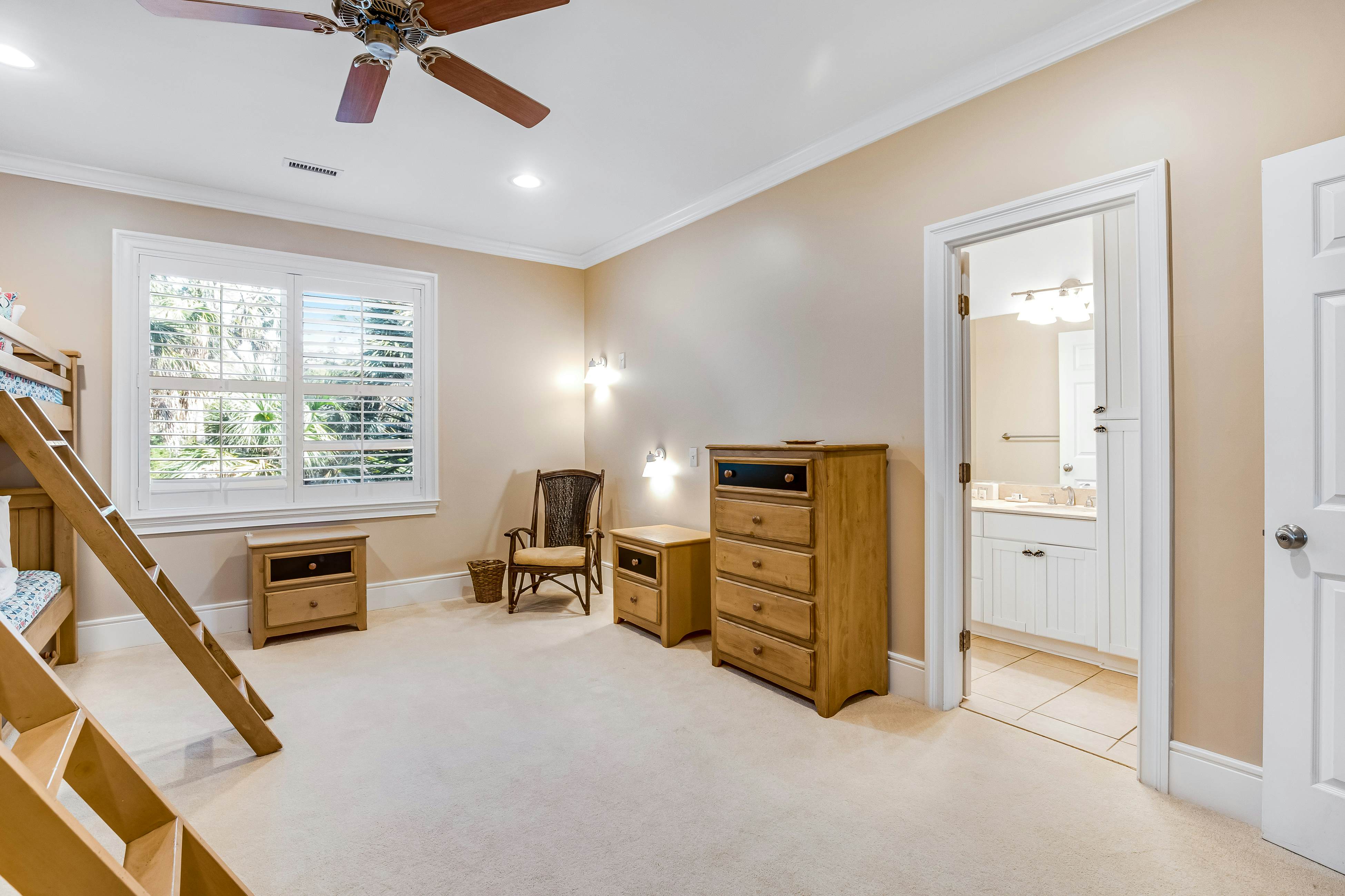 Upscale house with private pool, lagoon views - near beach & tennis