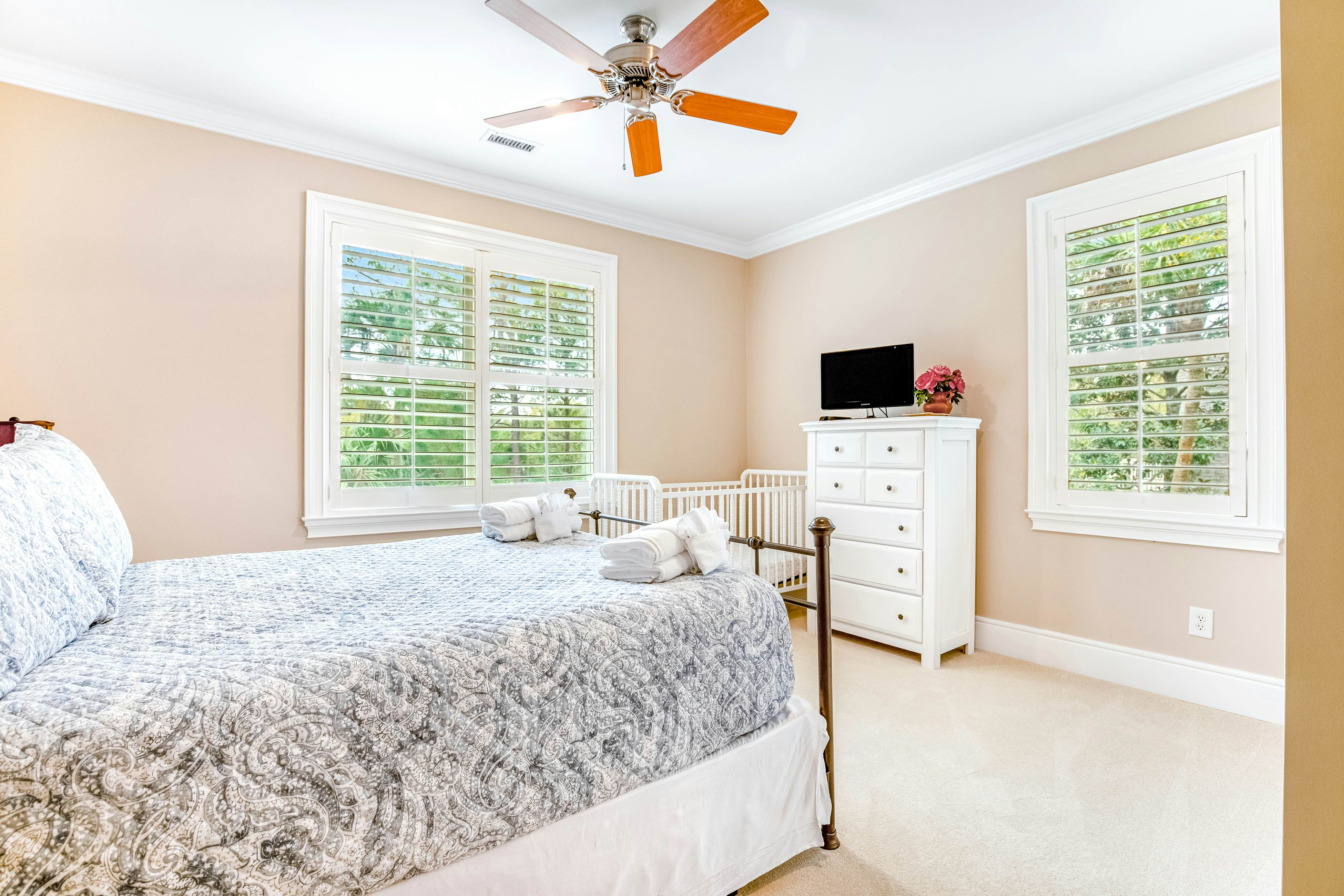 Upscale house with private pool, lagoon views - near beach & tennis