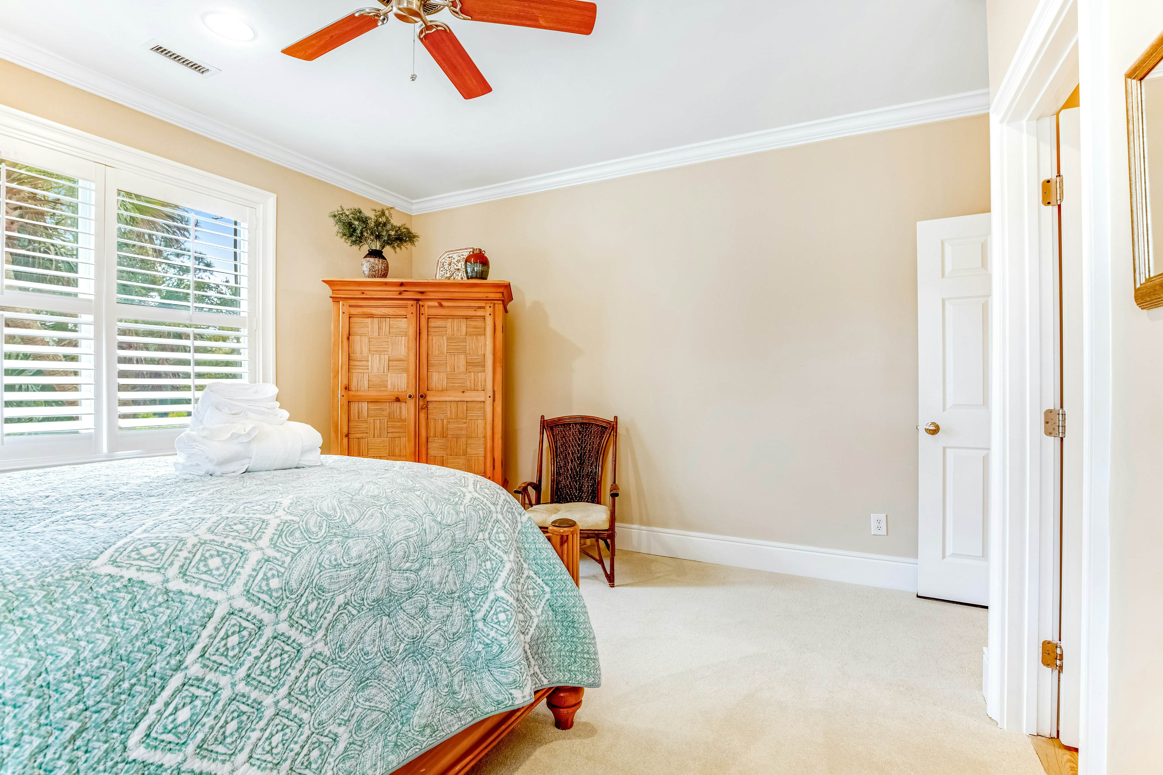 Upscale house with private pool, lagoon views - near beach & tennis