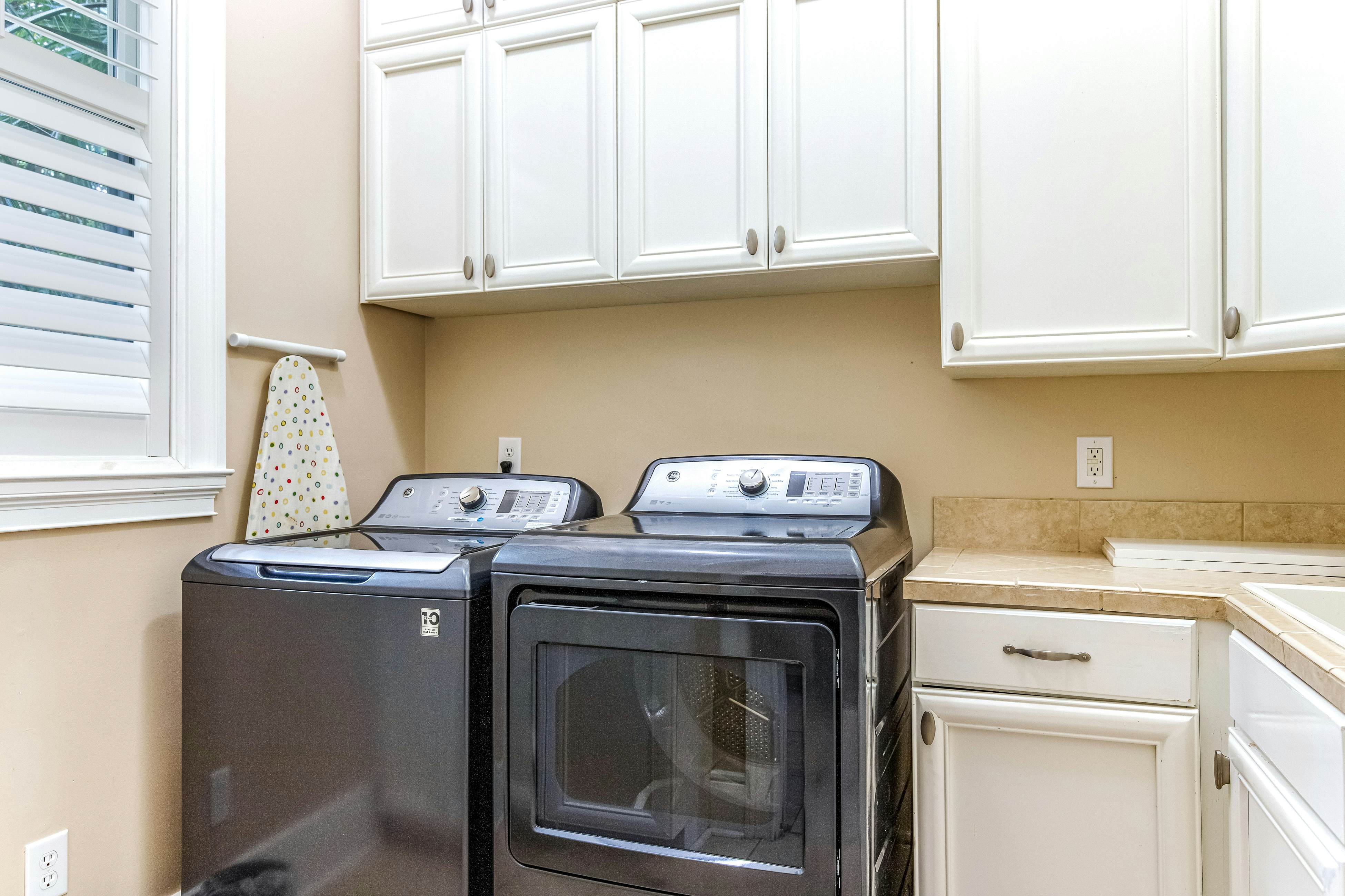 Upscale house with private pool, lagoon views - near beach & tennis