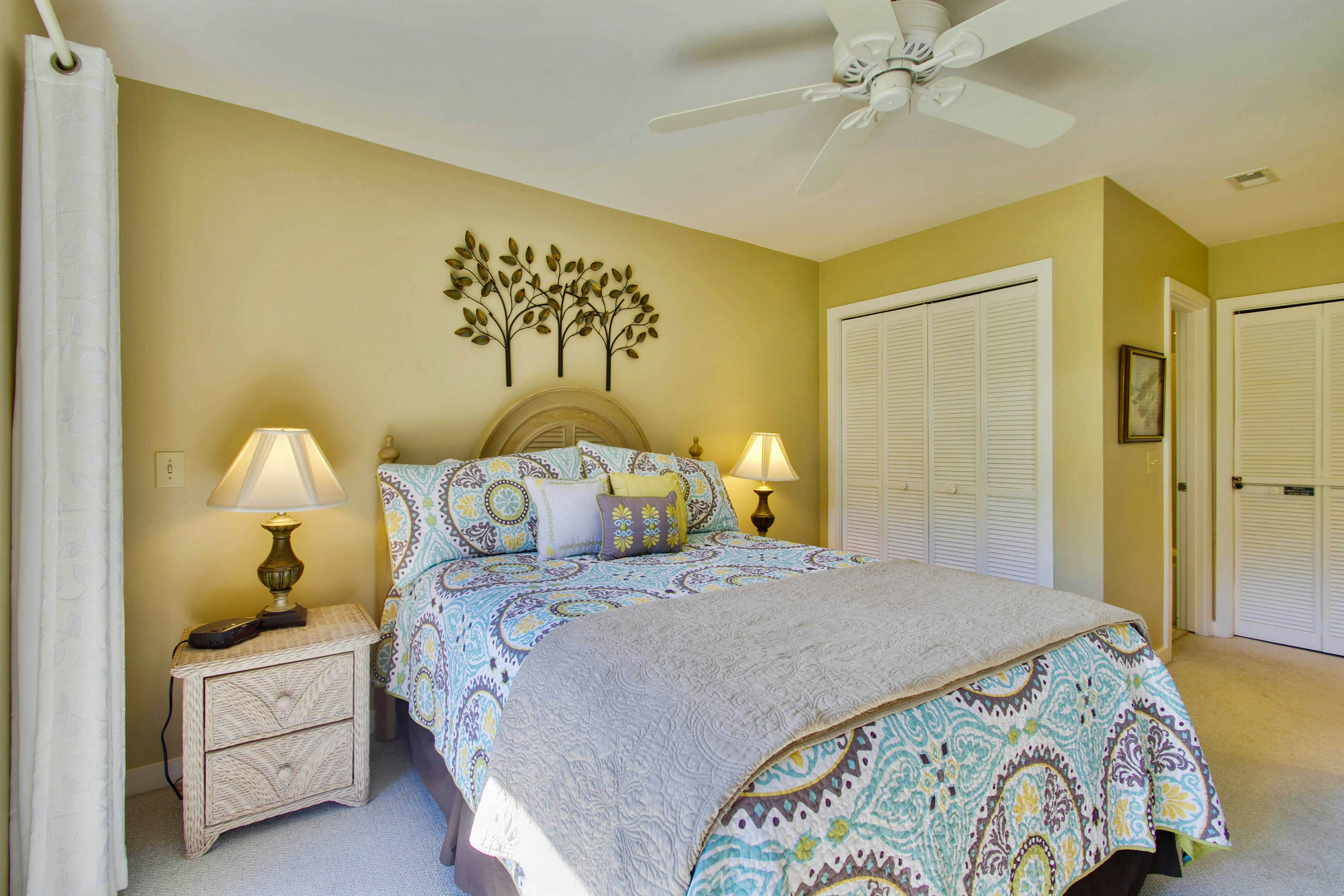 Lakeview Getaway with Shared Pool - Close to Golf Course and Attractions