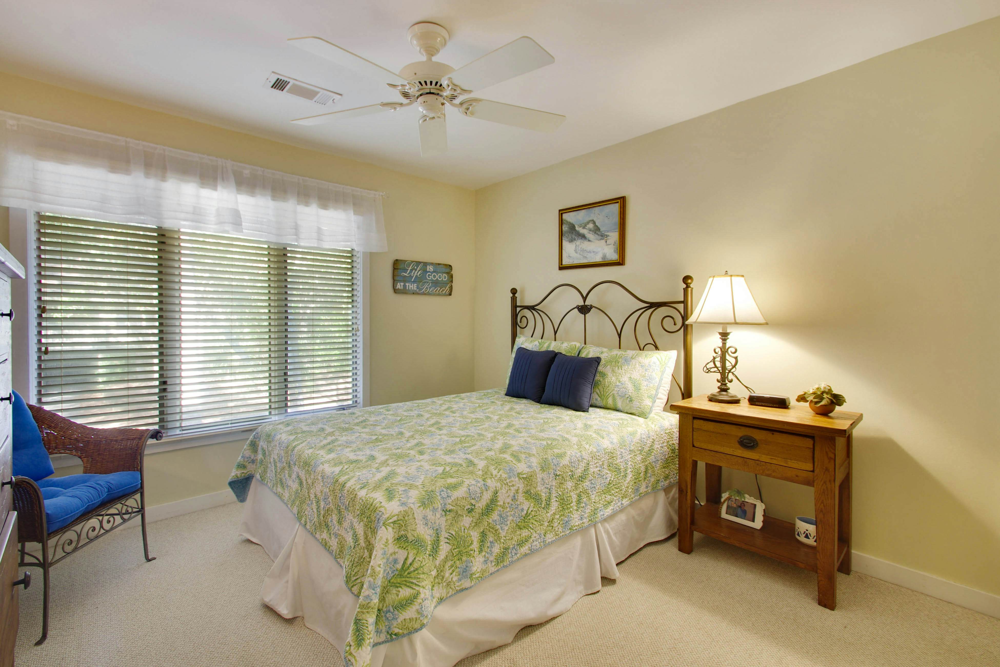 Lakeview Getaway with Shared Pool - Close to Golf Course and Attractions