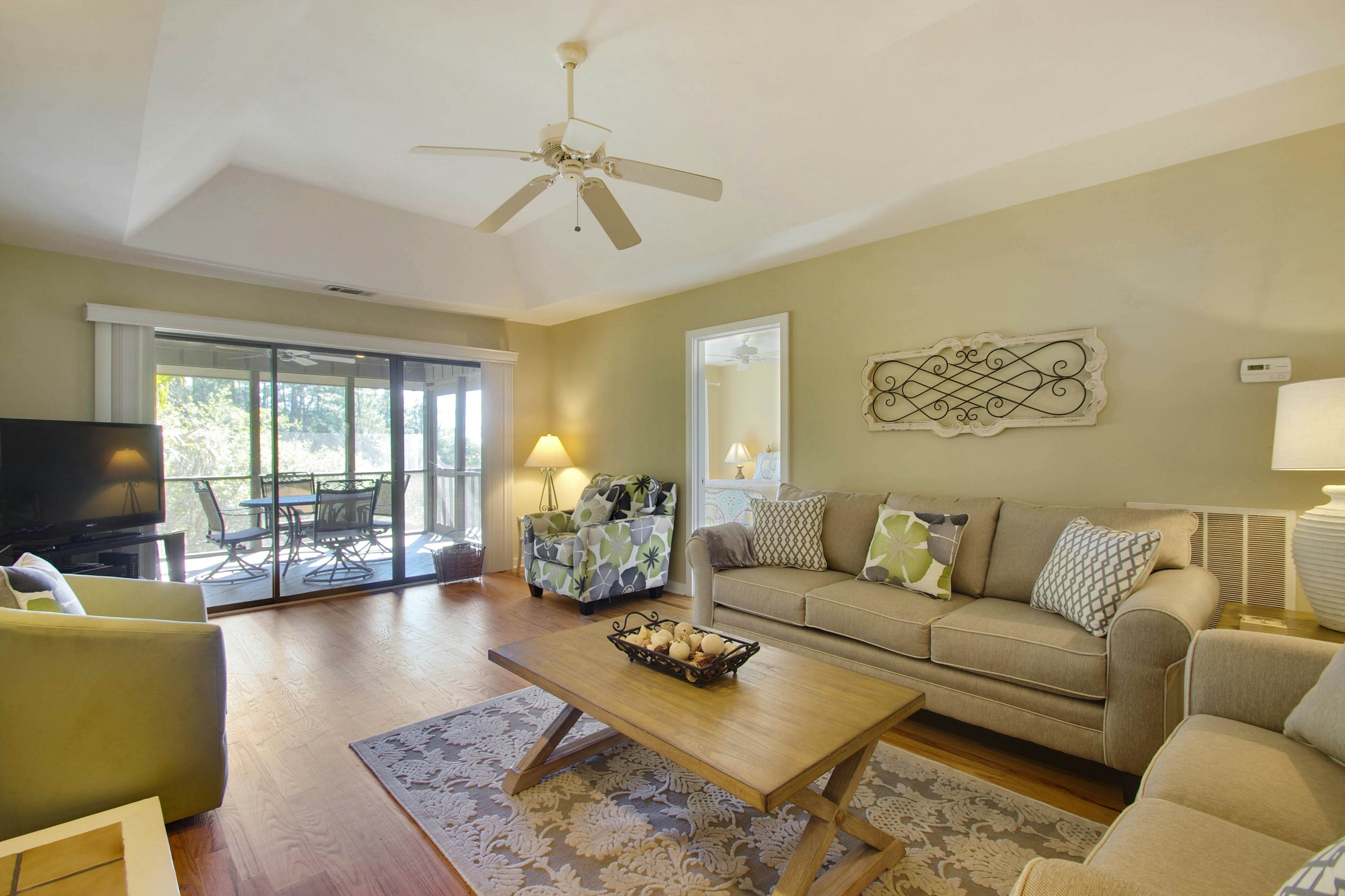 Lakeview Getaway with Shared Pool - Close to Golf Course and Attractions