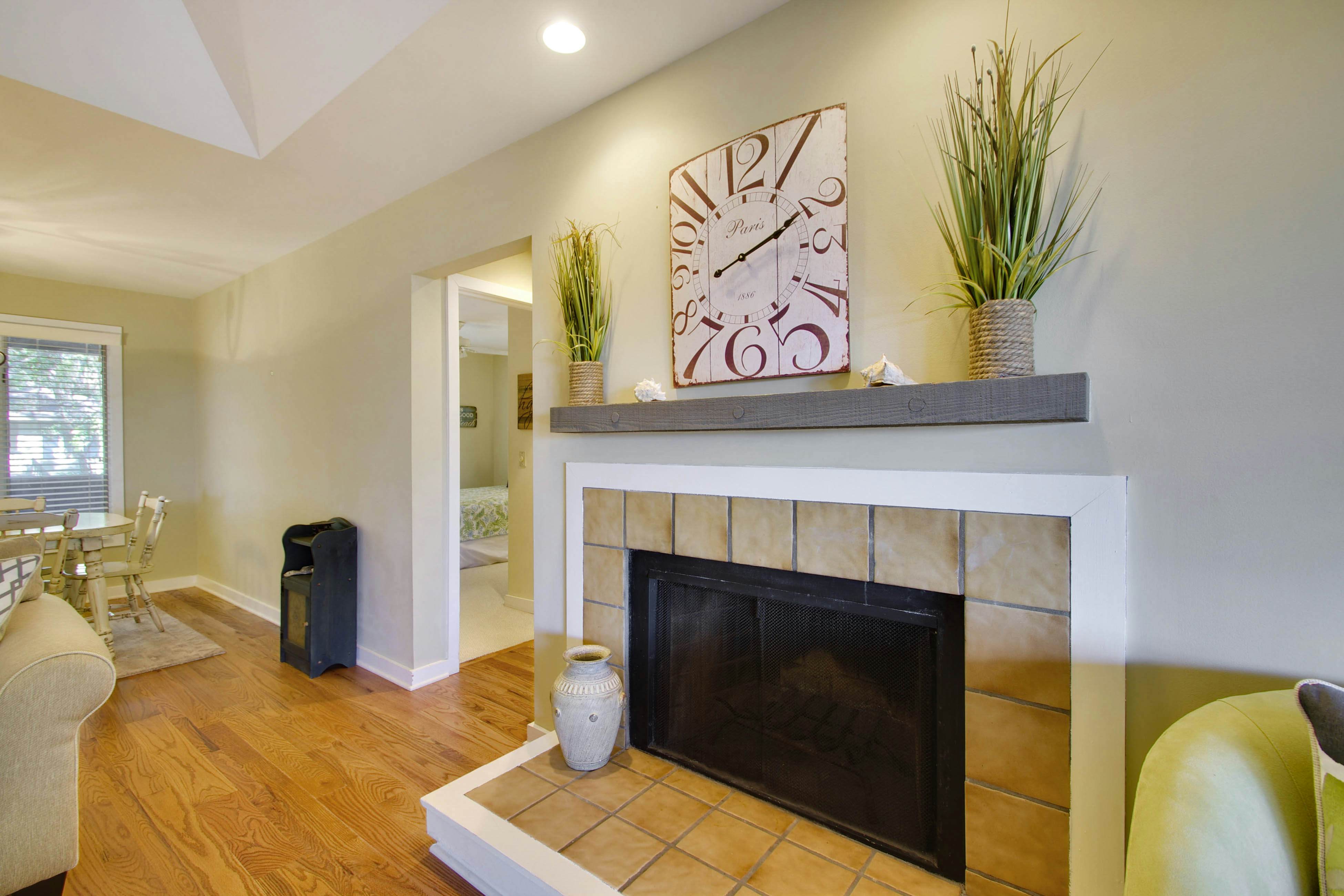 Lakeview Getaway with Shared Pool - Close to Golf Course and Attractions