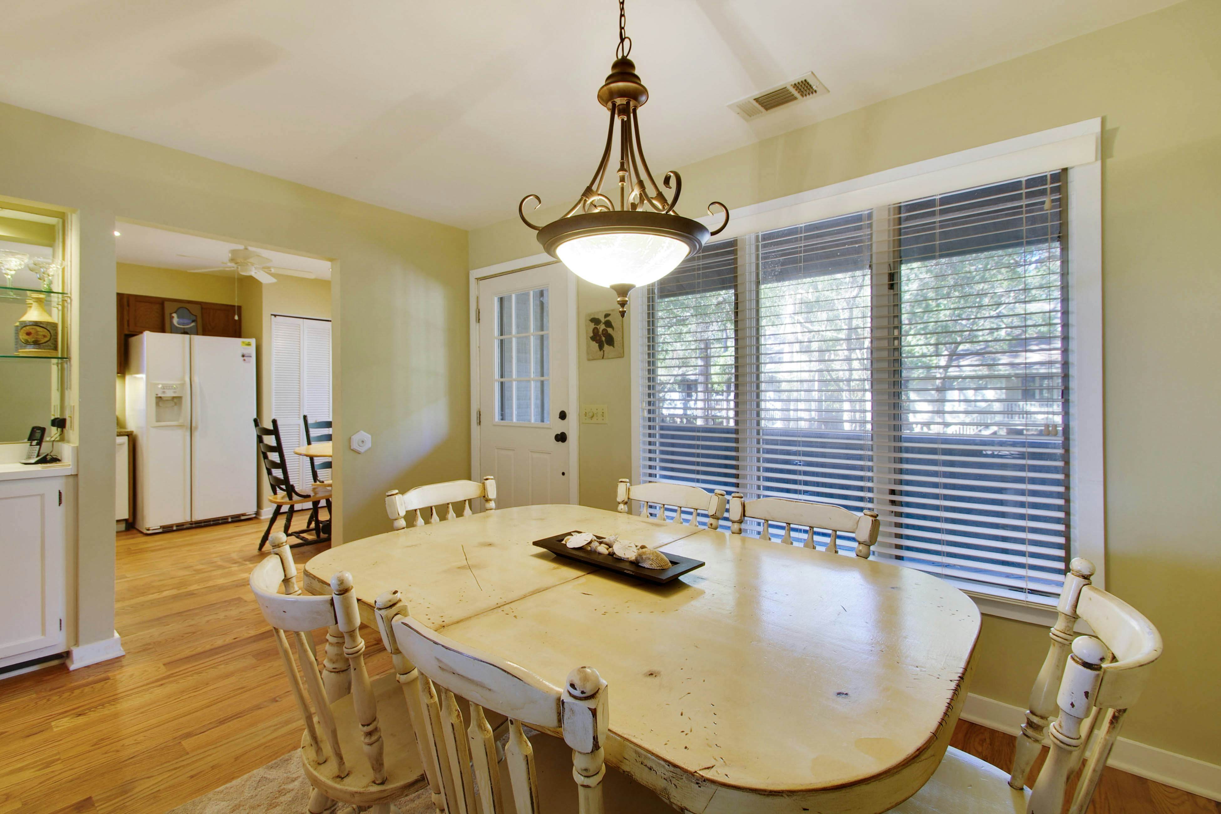 Lakeview Getaway with Shared Pool - Close to Golf Course and Attractions