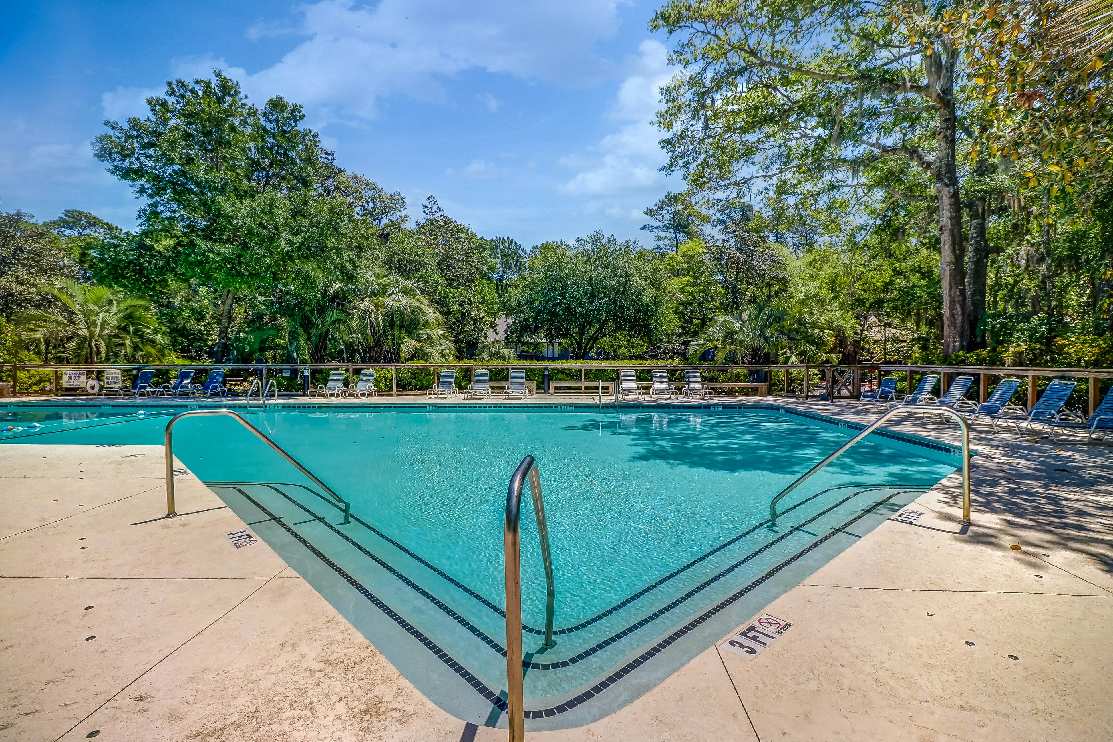 Lakeview Getaway with Shared Pool - Close to Golf Course and Attractions