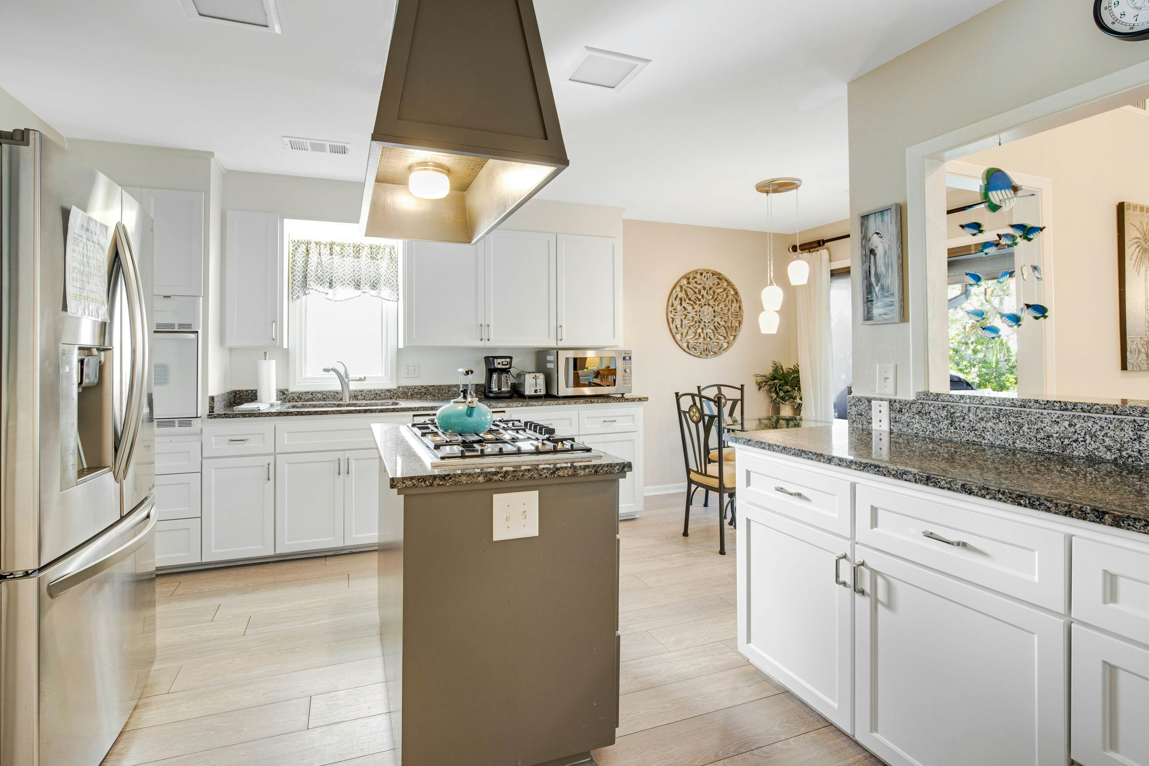 Shaded Lakeview Home with Deck & Screened Porch - Near Beach, Dogs OK