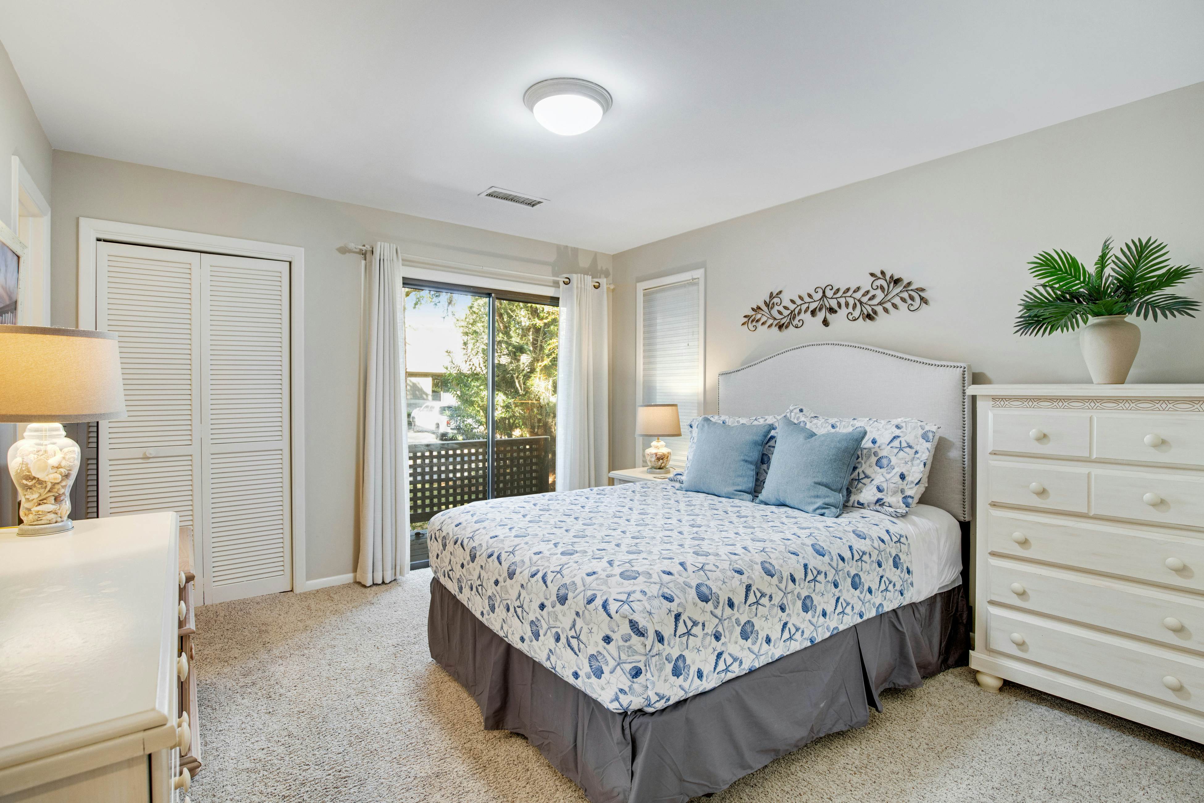 Shaded Lakeview Home with Deck & Screened Porch - Near Beach, Dogs OK