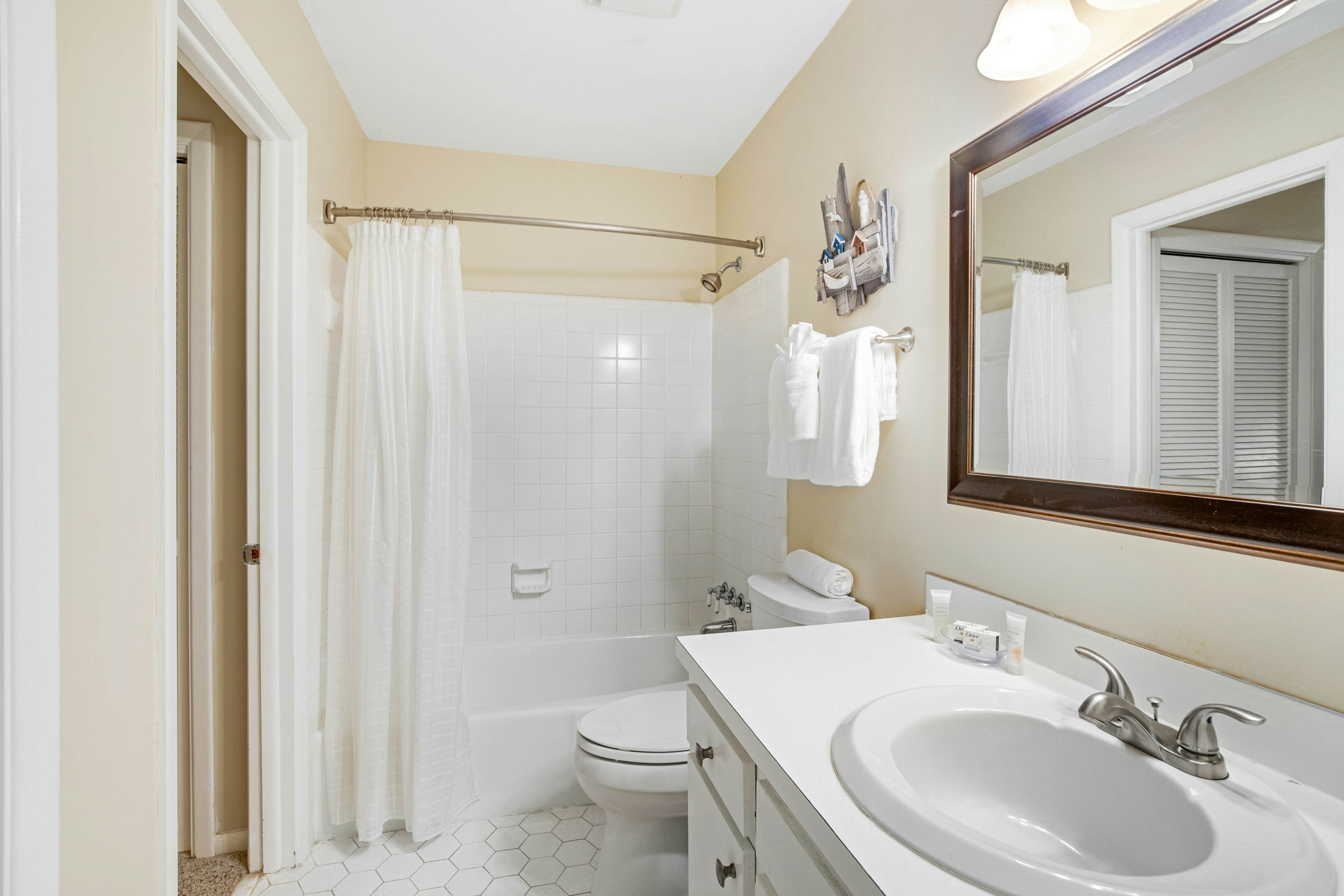 Shaded Lakeview Home with Deck & Screened Porch - Near Beach, Dogs OK