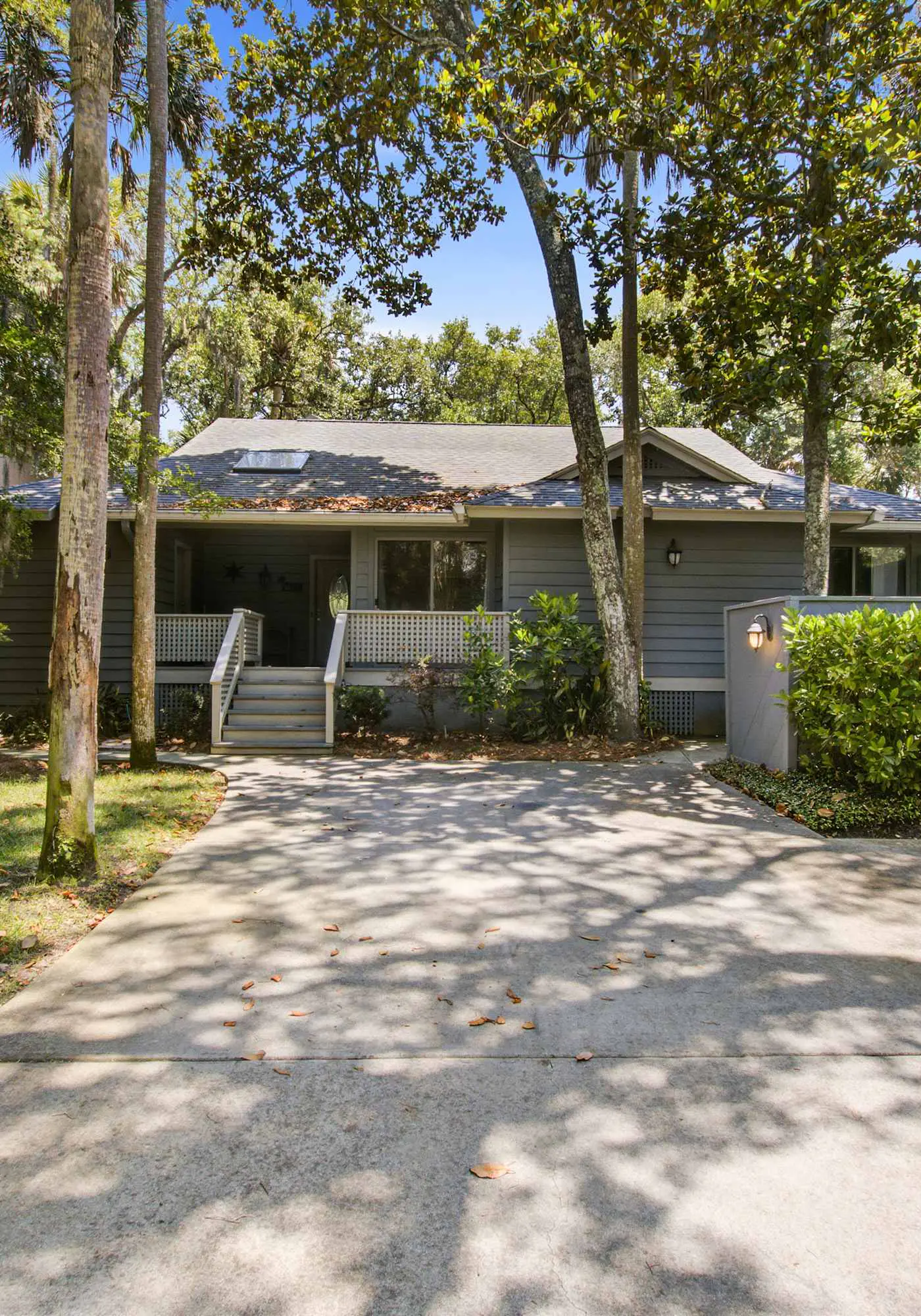 Shaded Lakeview Home with Deck & Screened Porch - Near Beach, Dogs OK