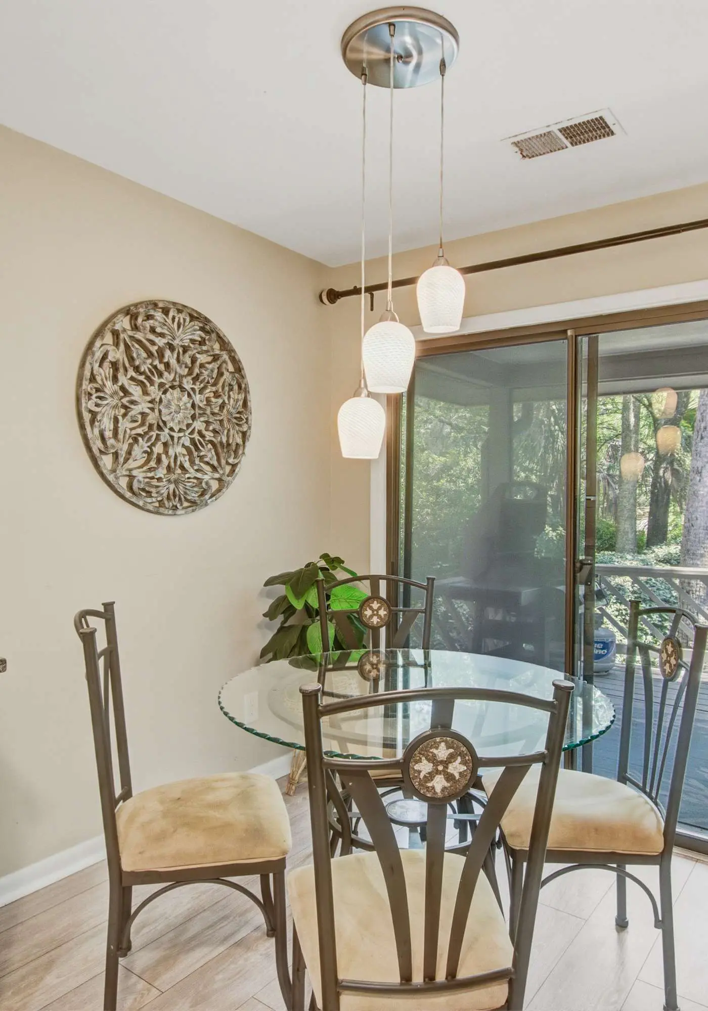 Shaded Lakeview Home with Deck & Screened Porch - Near Beach, Dogs OK