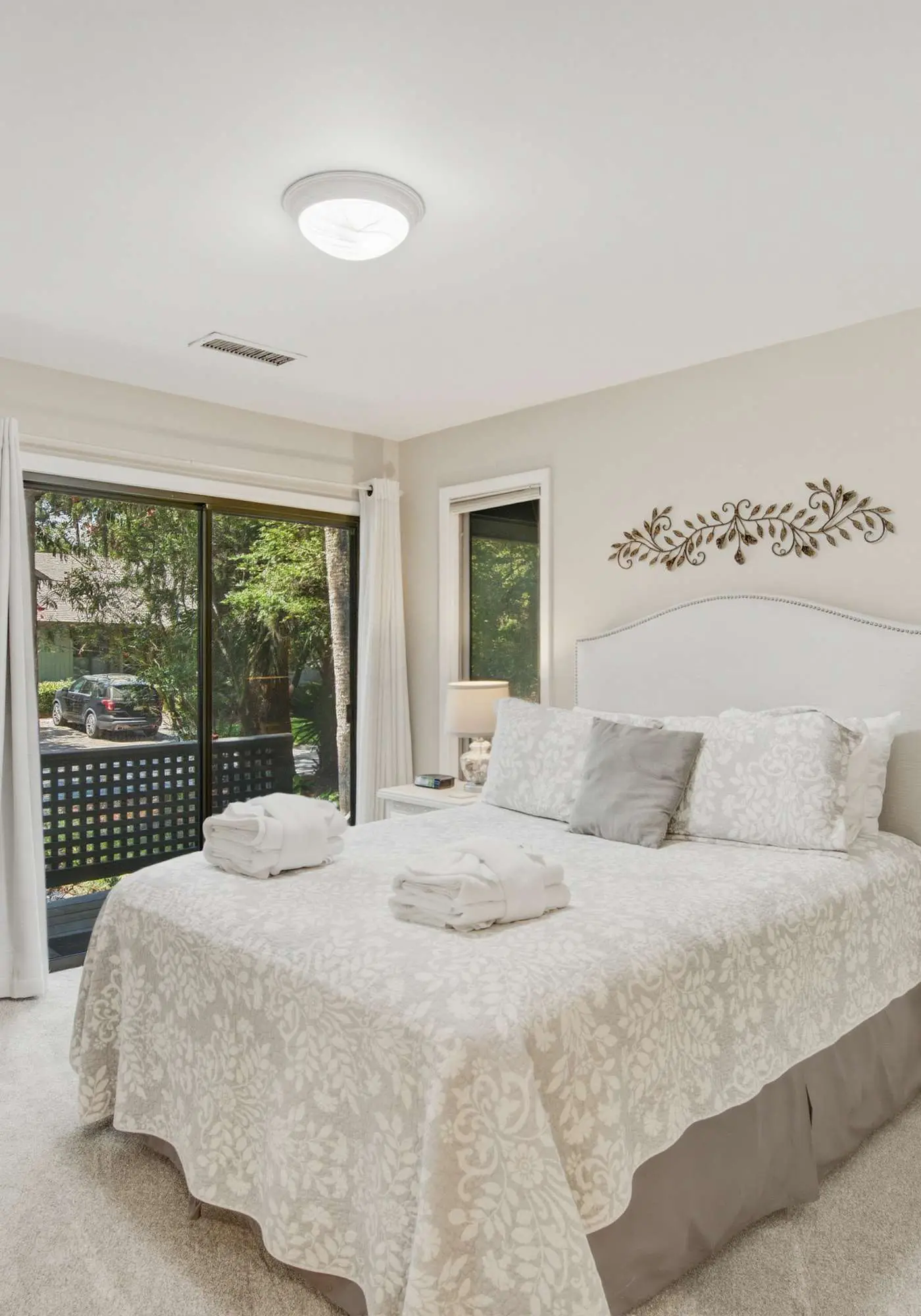 Shaded Lakeview Home with Deck & Screened Porch - Near Beach, Dogs OK