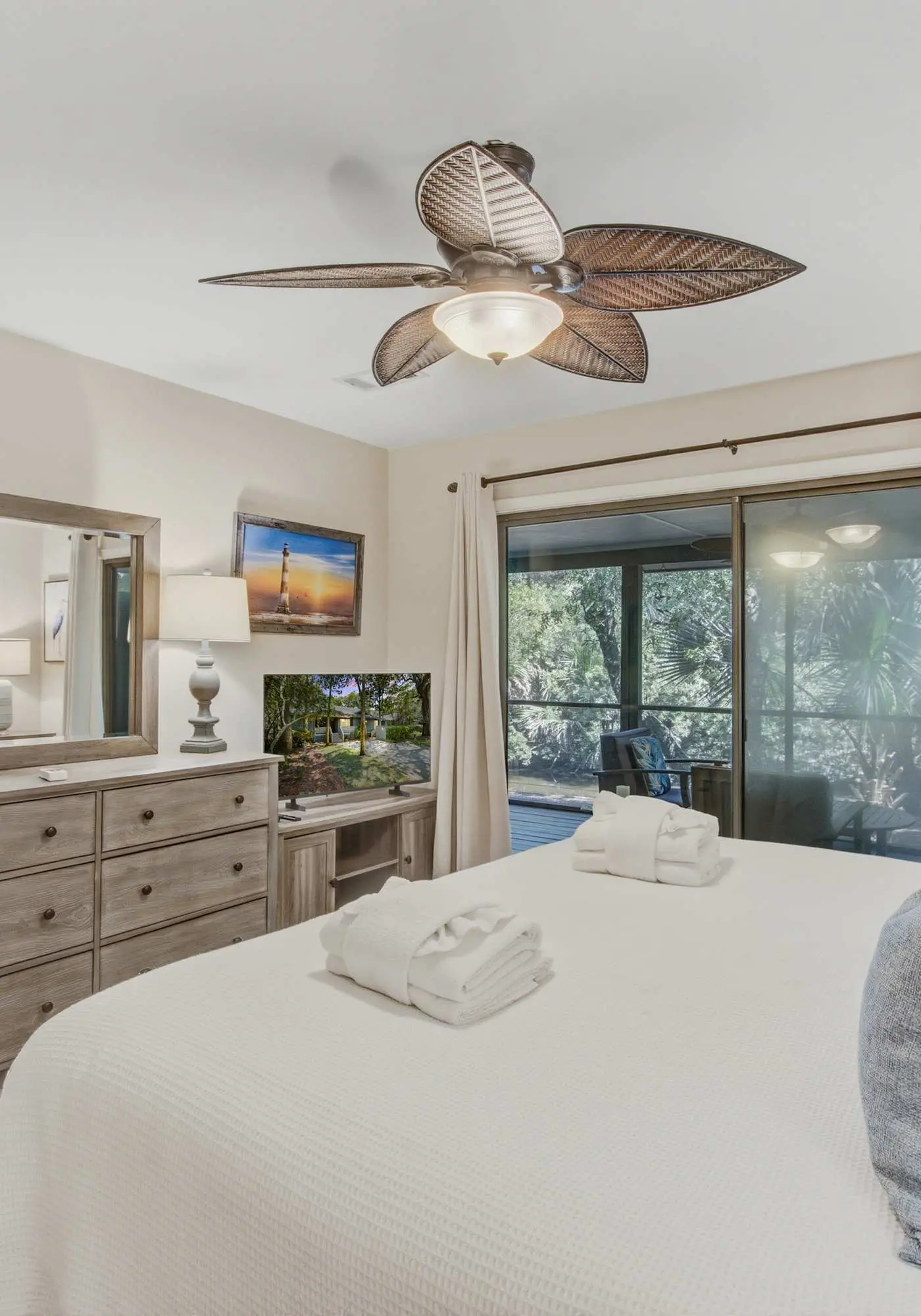 Shaded Lakeview Home with Deck & Screened Porch - Near Beach, Dogs OK
