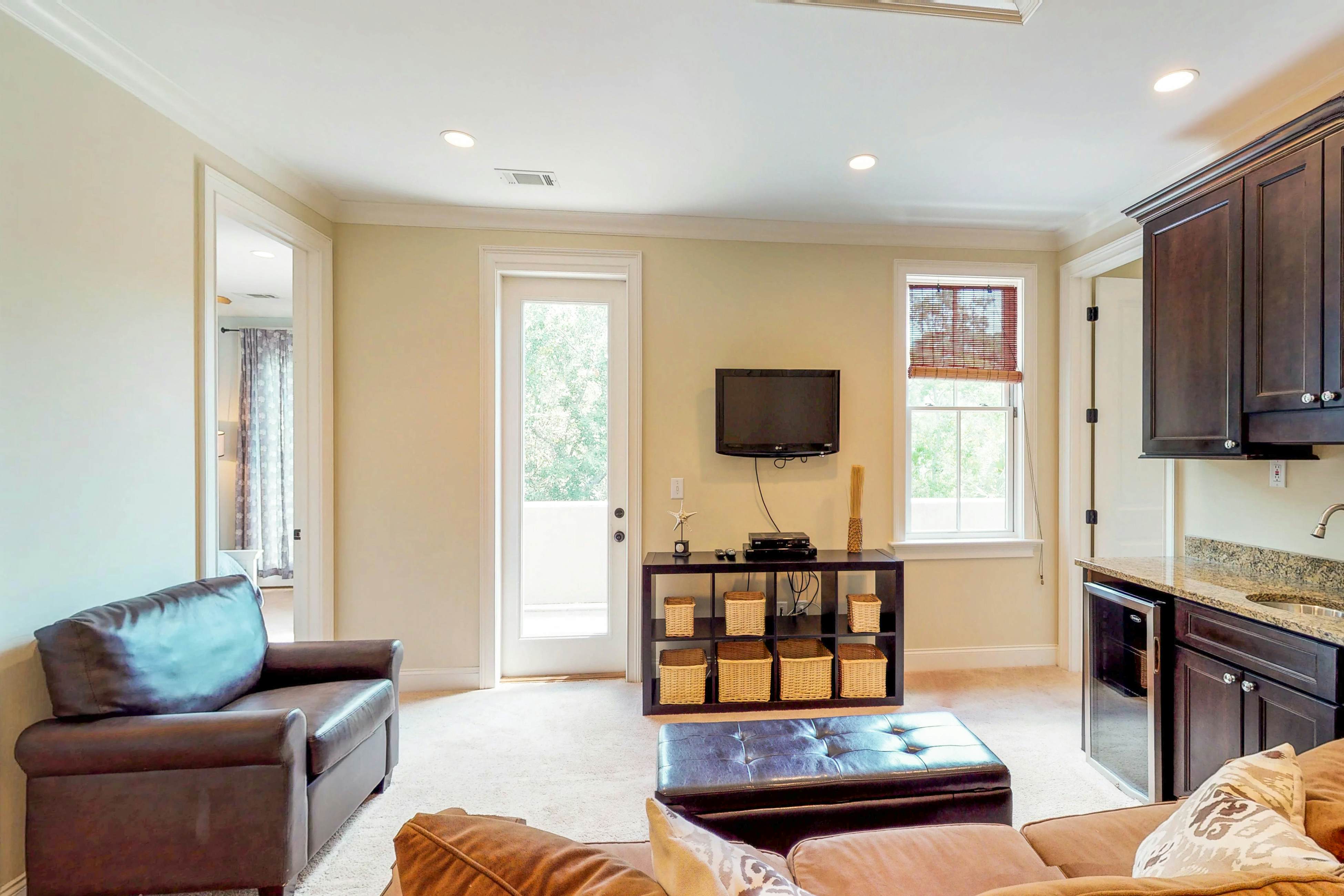 Multi-level home with private pool, lanai & enclosed deck - beach nearby