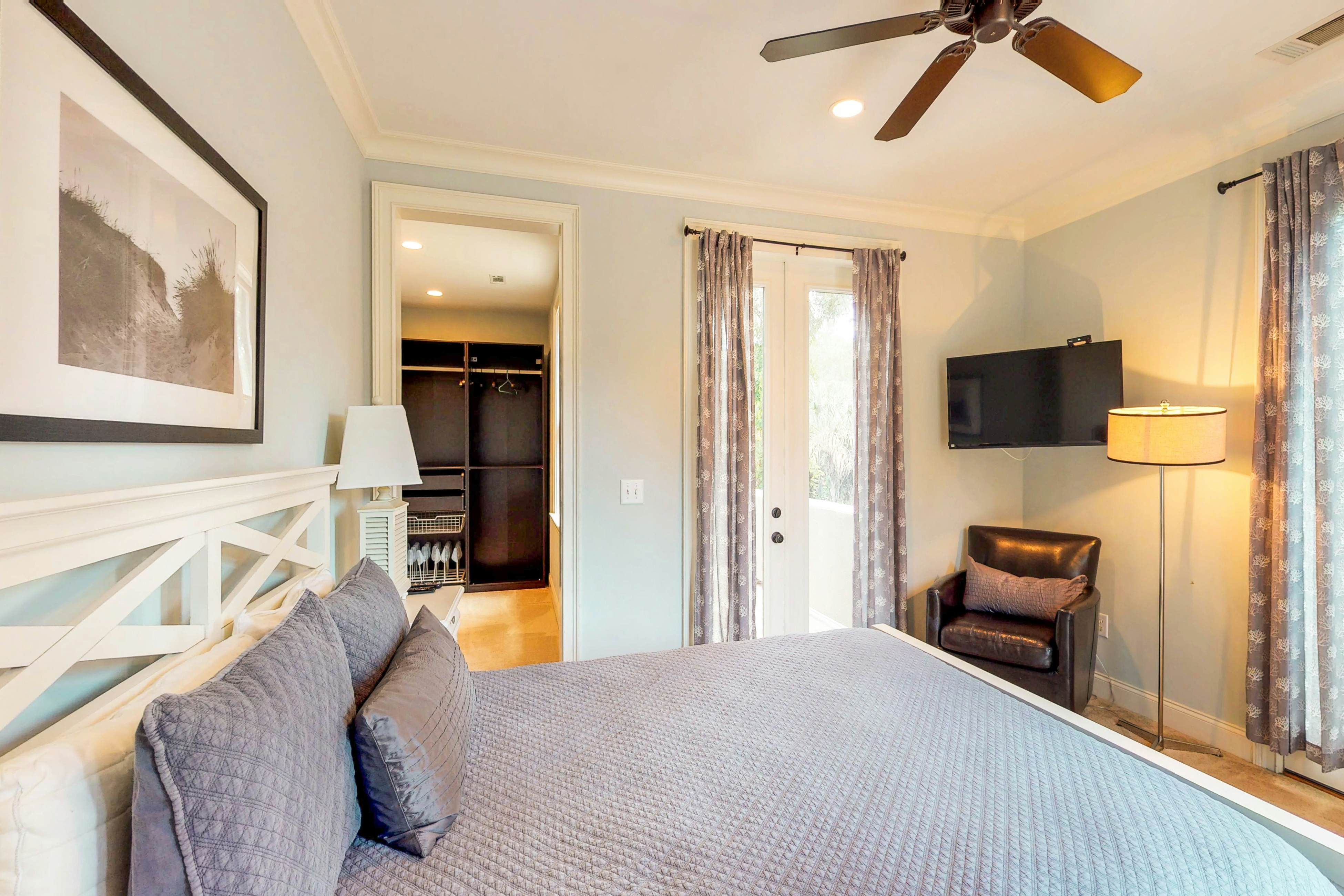 Multi-level home with private pool, lanai & enclosed deck - beach nearby