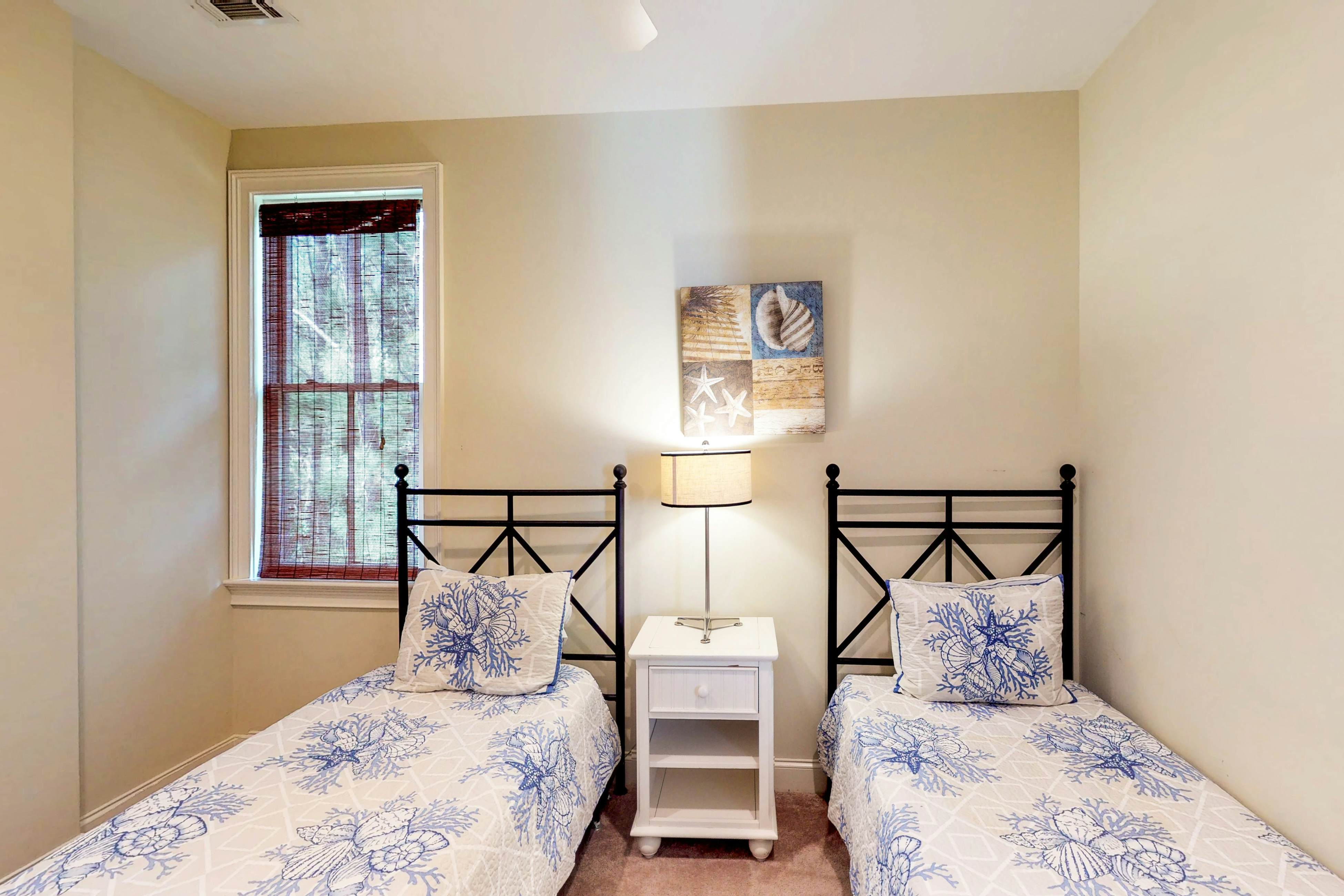 Multi-level home with private pool, lanai & enclosed deck - beach nearby