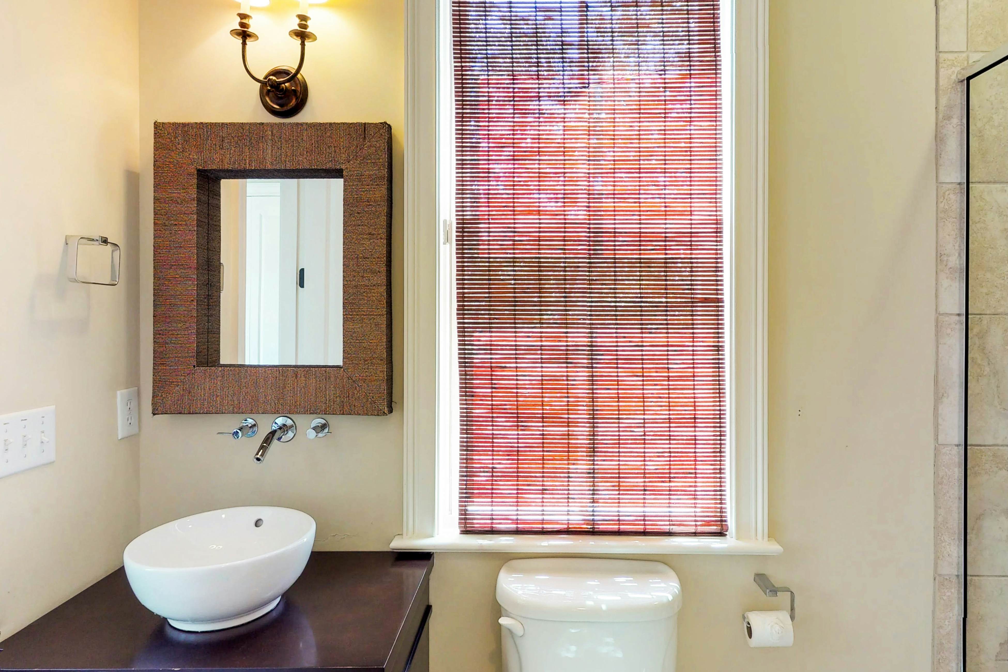 Multi-level home with private pool, lanai & enclosed deck - beach nearby