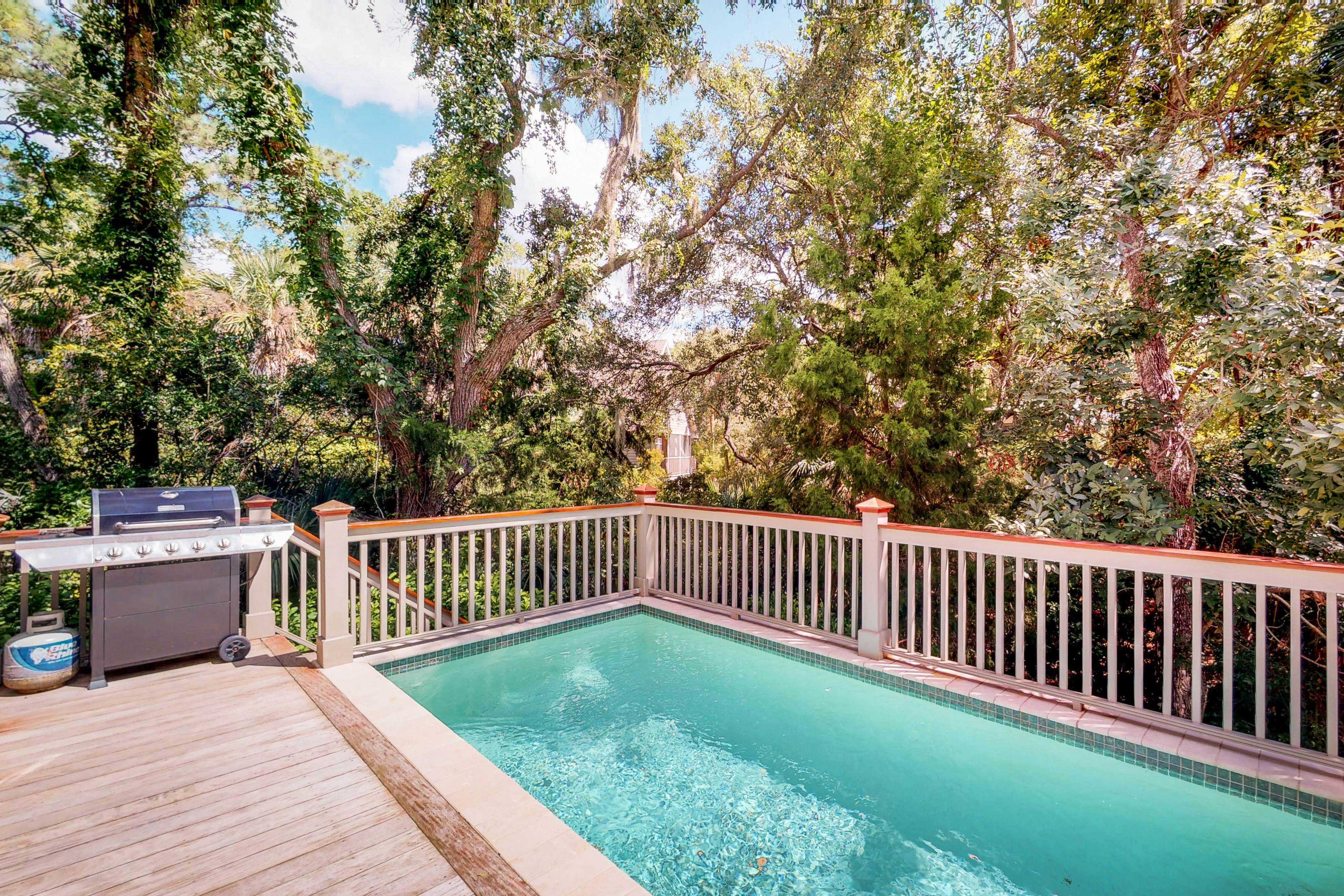 Multi-level home with private pool, lanai & enclosed deck - beach nearby