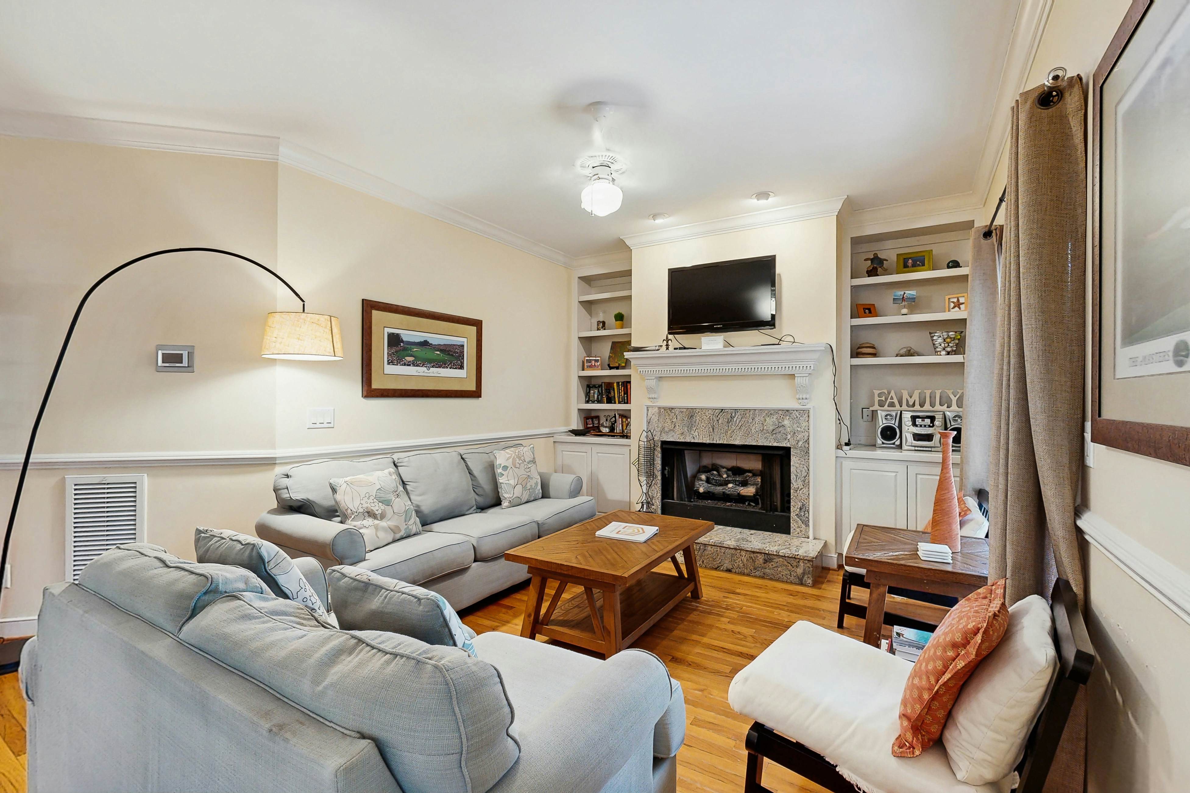 Spacious home with pool - walk to beach & golf