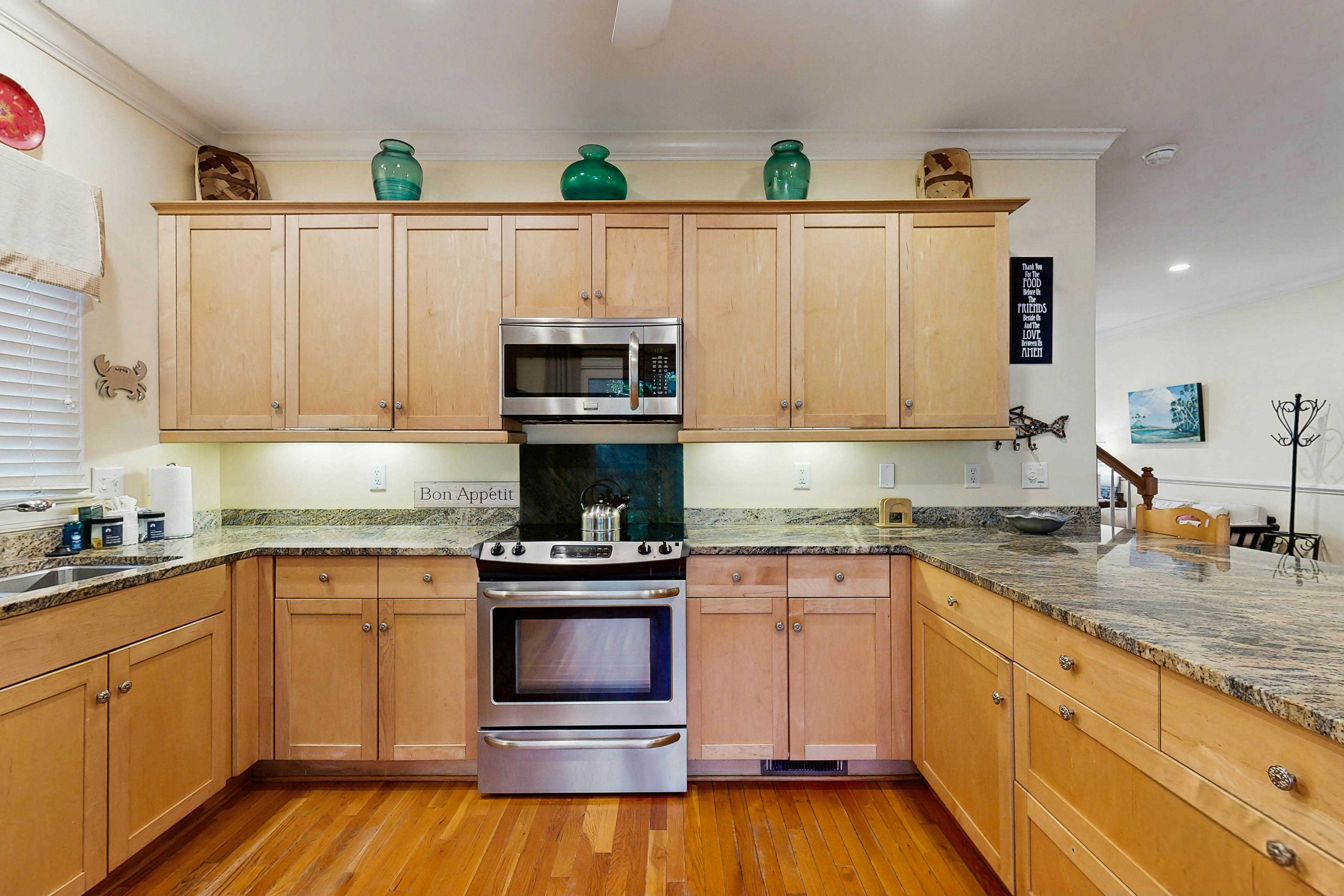 Spacious home with pool - walk to beach & golf