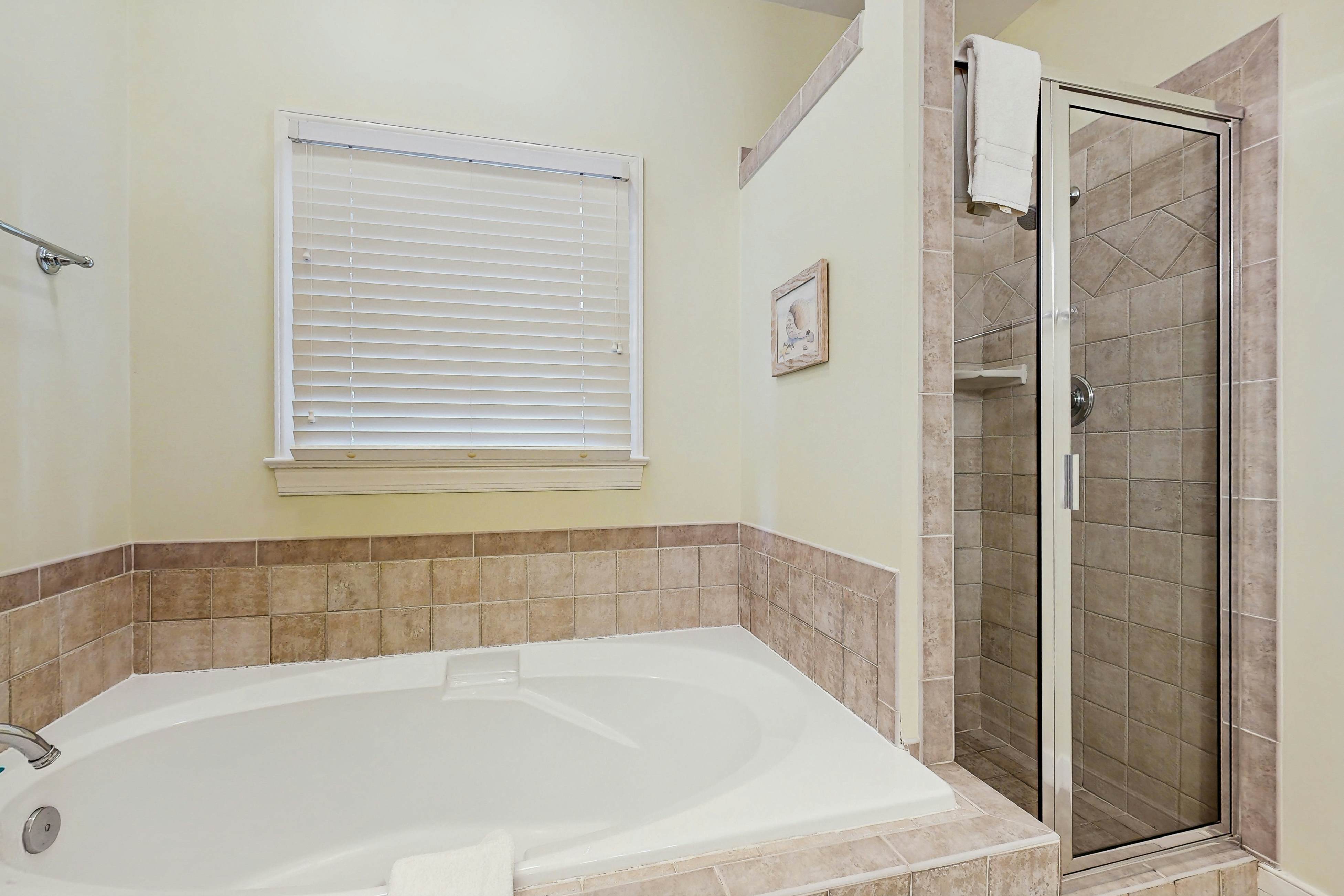 Spacious home with pool - walk to beach & golf