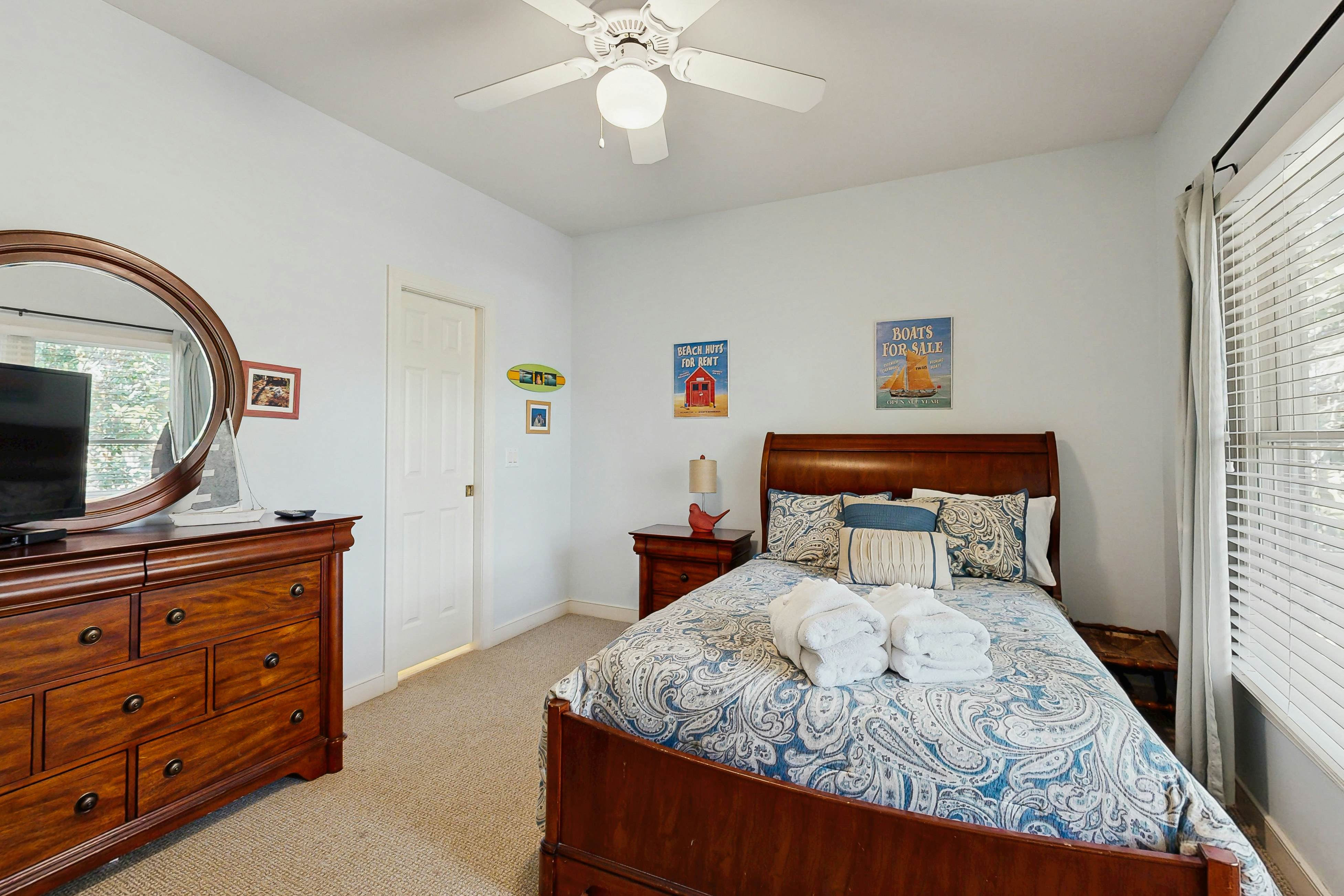 Spacious home with pool - walk to beach & golf