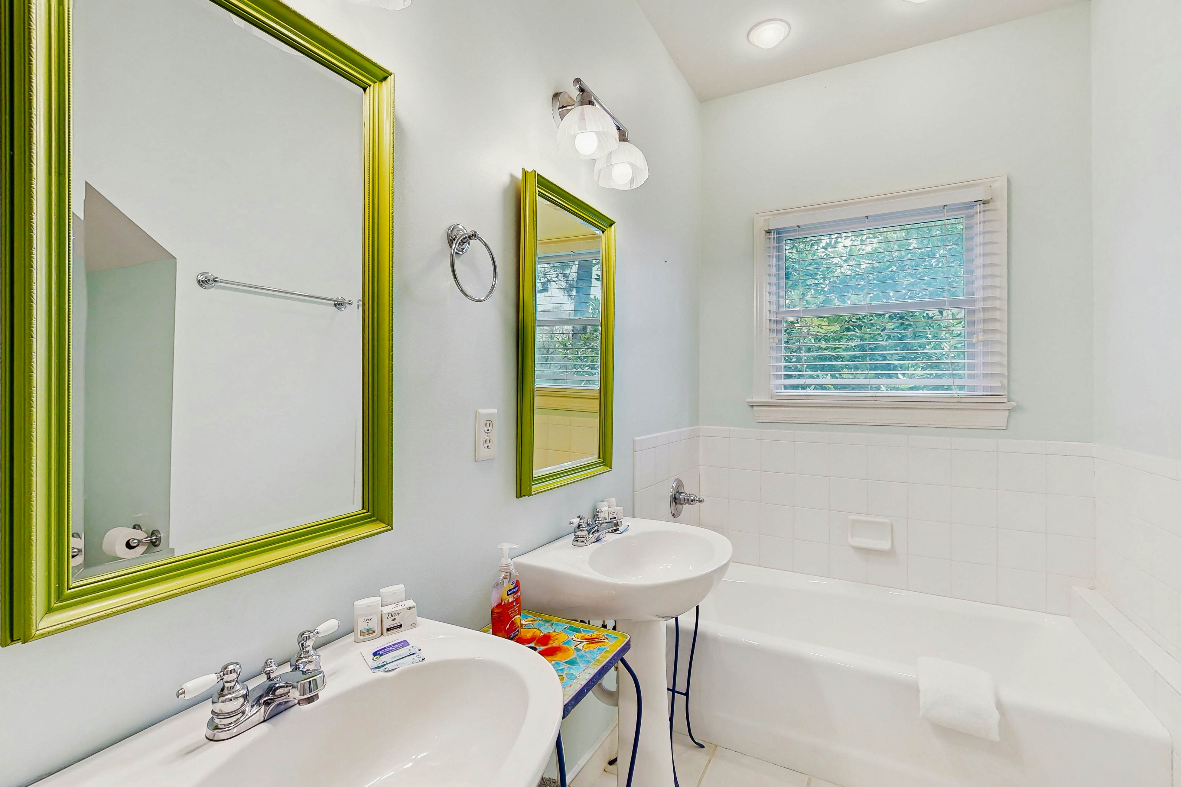 Spacious home with pool - walk to beach & golf