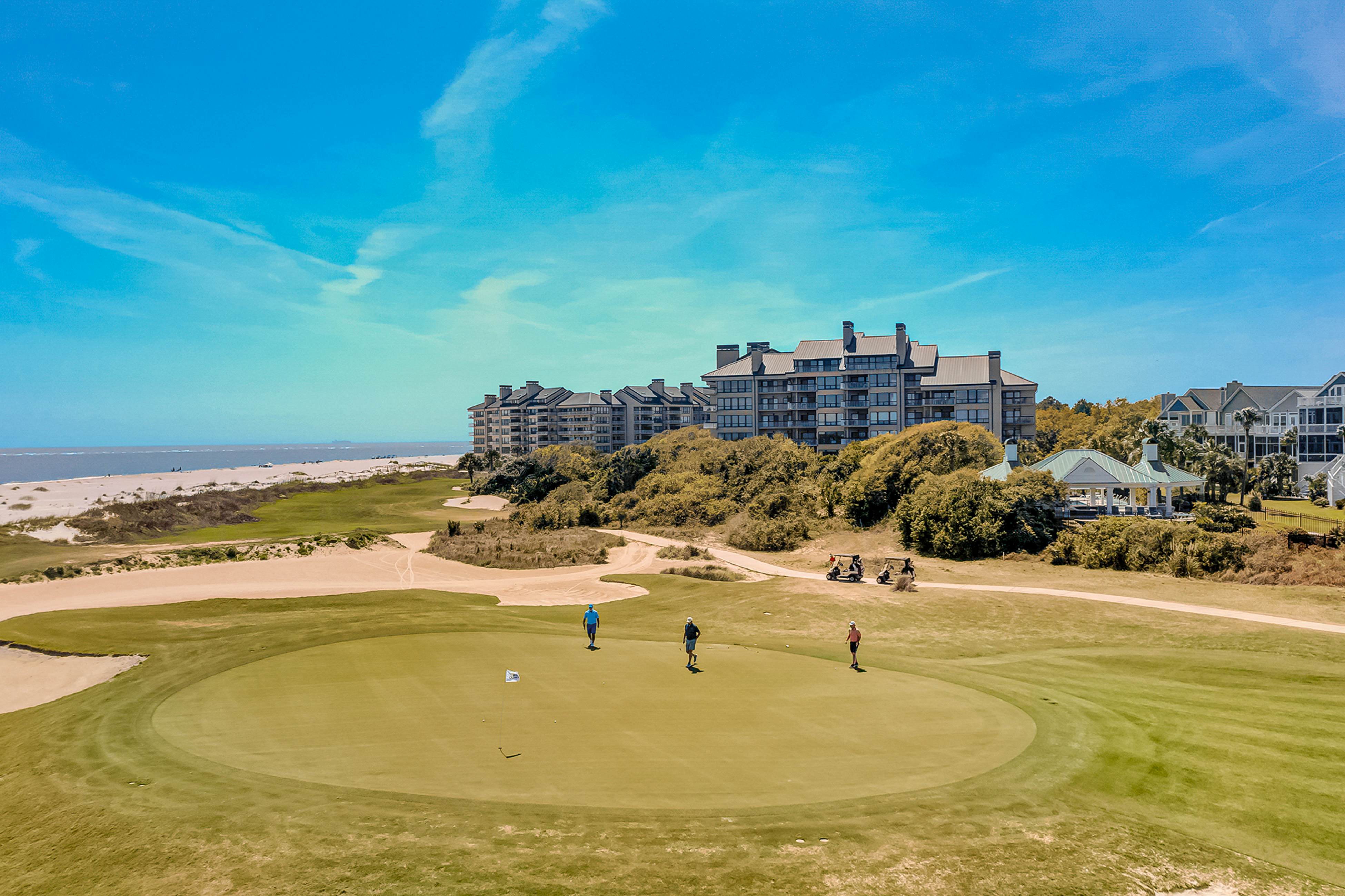 Luxury penthouse with stunning oceanfront views, 3 decks, pool & hot tub