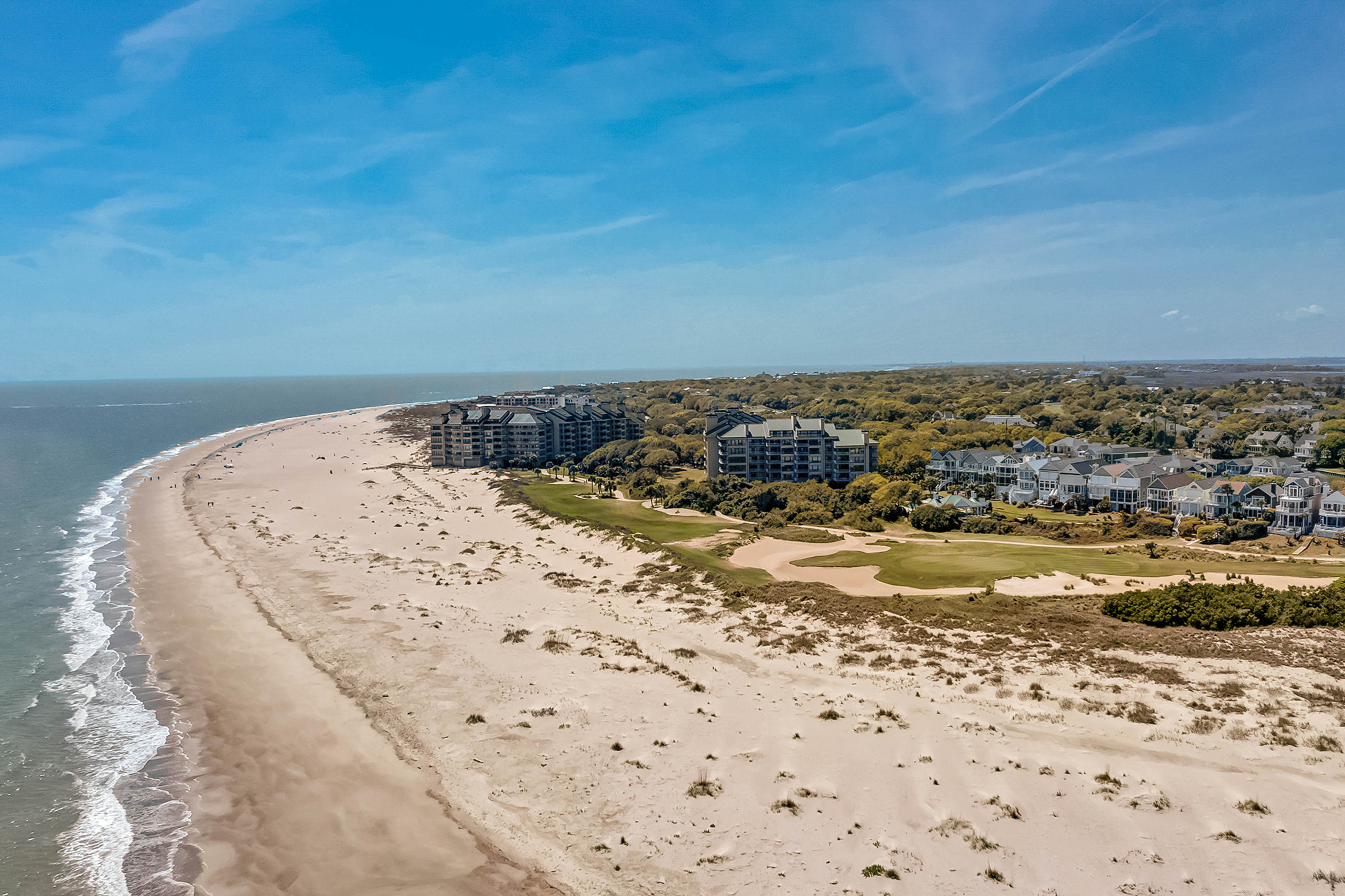 Luxury penthouse with stunning oceanfront views, 3 decks, pool & hot tub