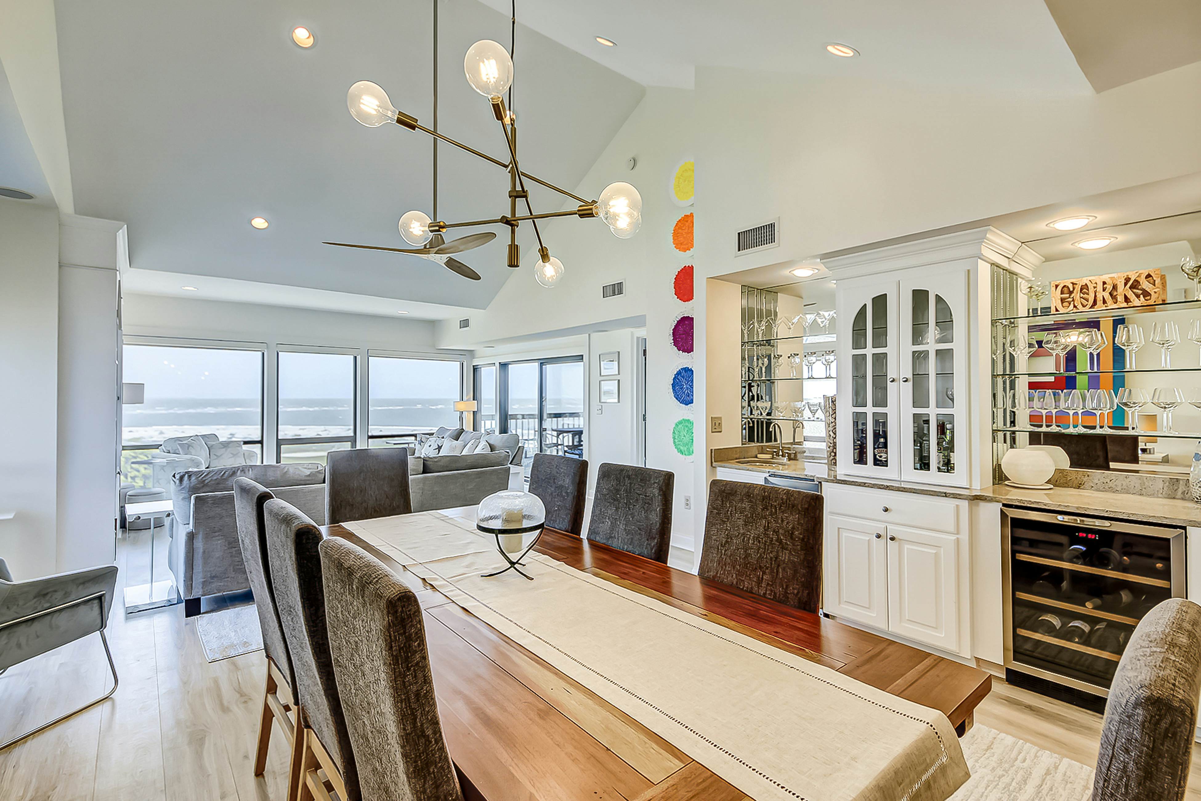 Luxury penthouse with stunning oceanfront views, 3 decks, pool & hot tub