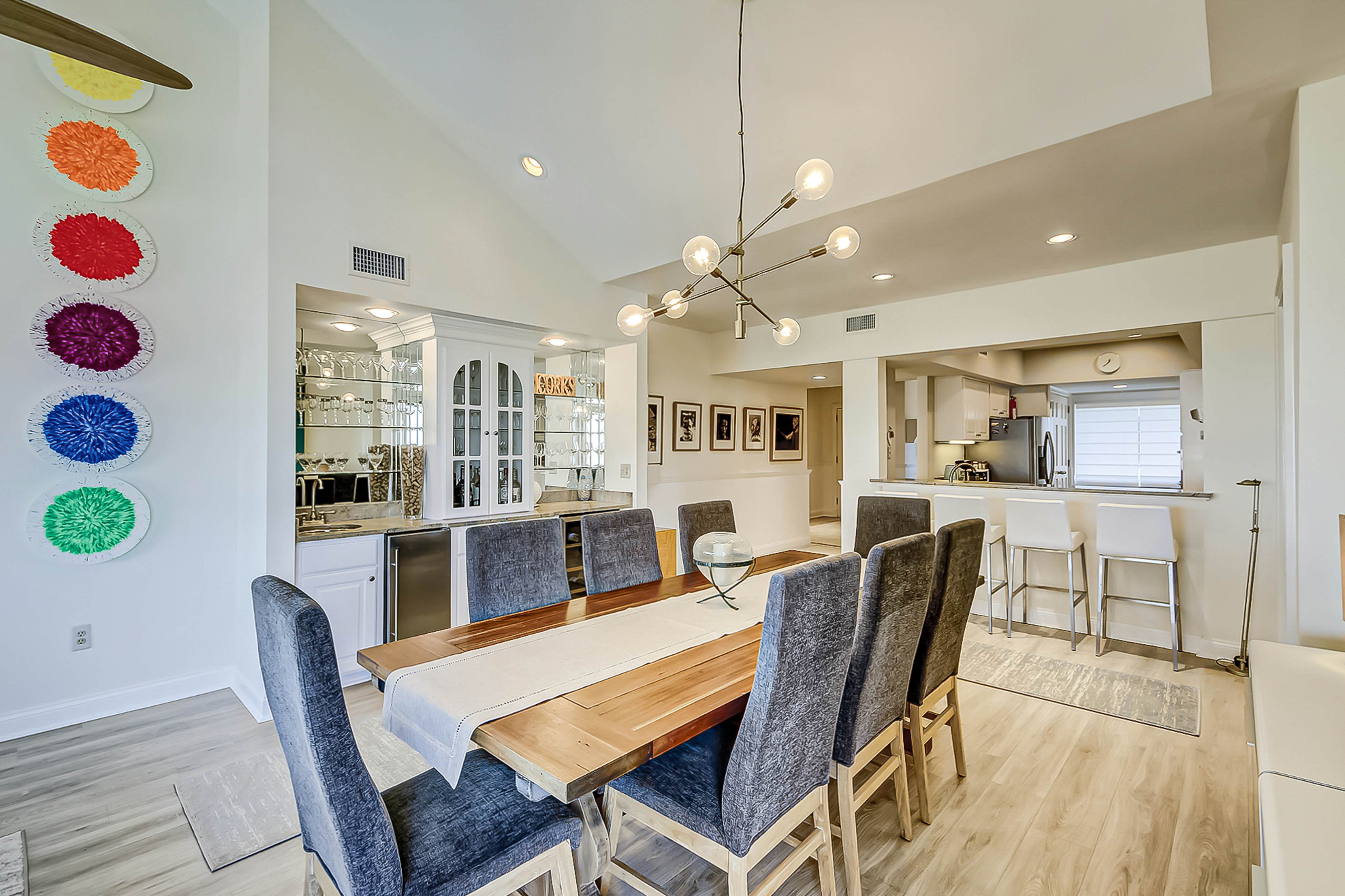 Luxury penthouse with stunning oceanfront views, 3 decks, pool & hot tub