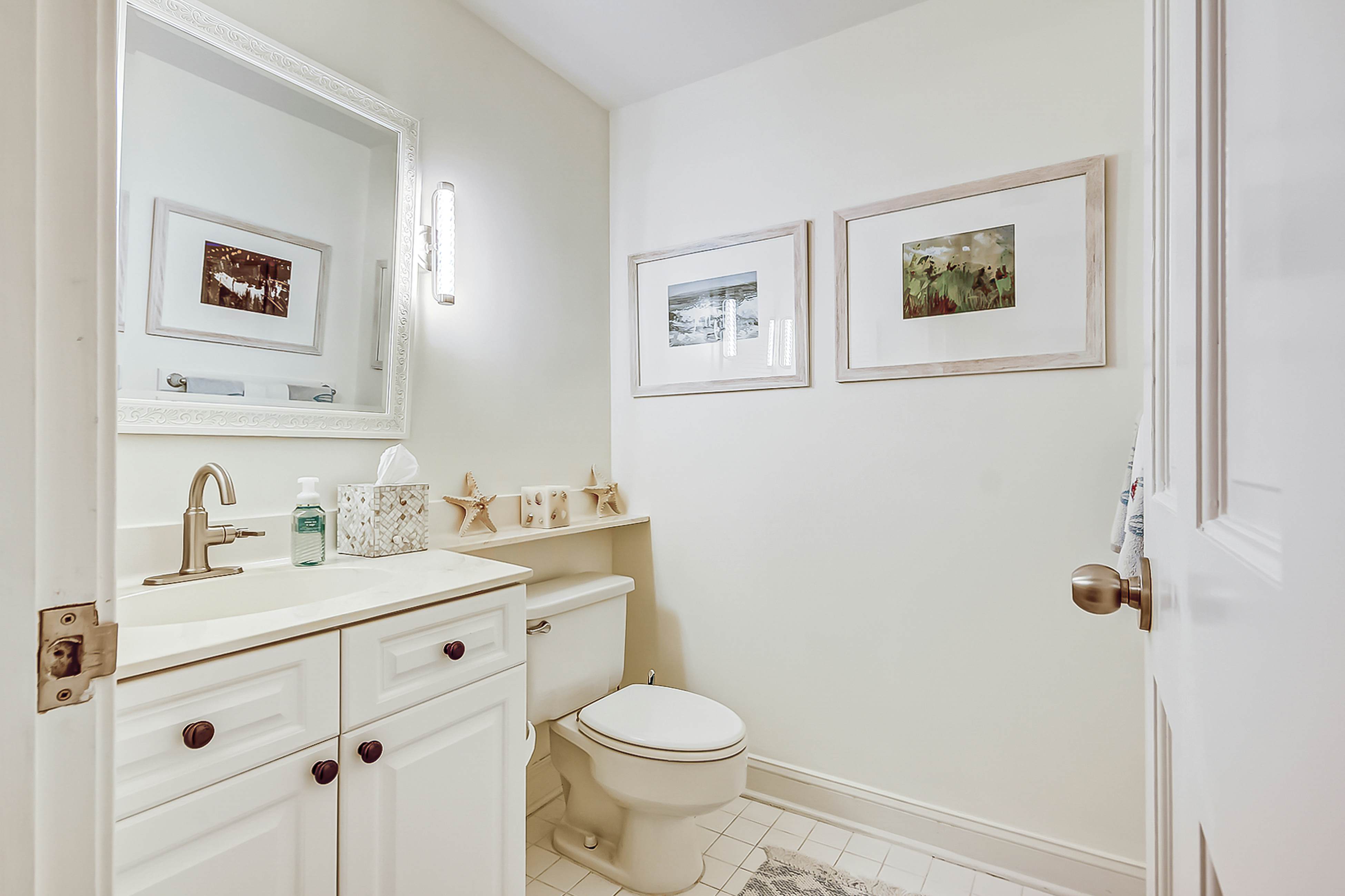 Luxury penthouse with stunning oceanfront views, 3 decks, pool & hot tub