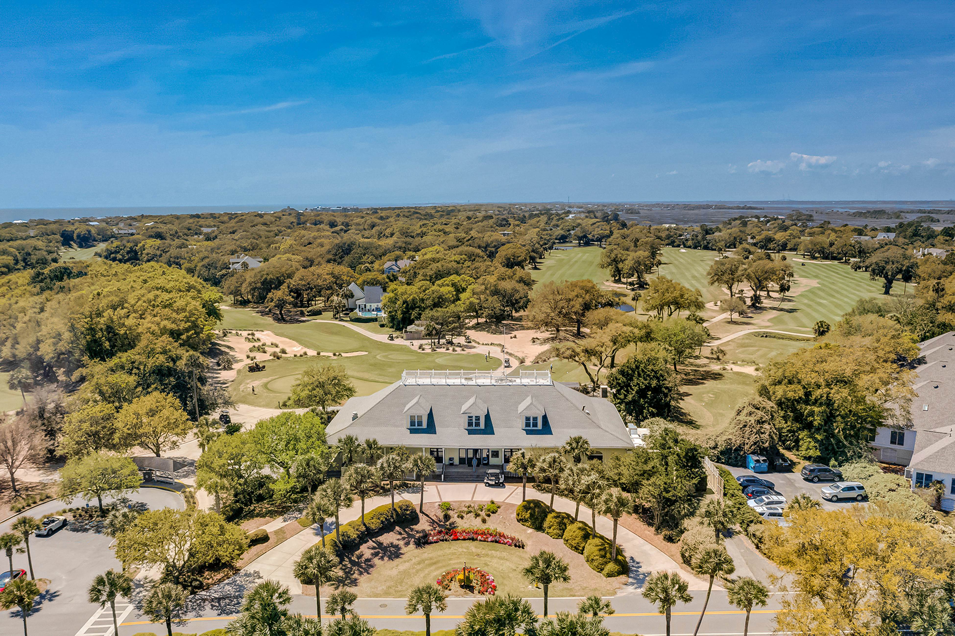 Luxury penthouse with stunning oceanfront views, 3 decks, pool & hot tub
