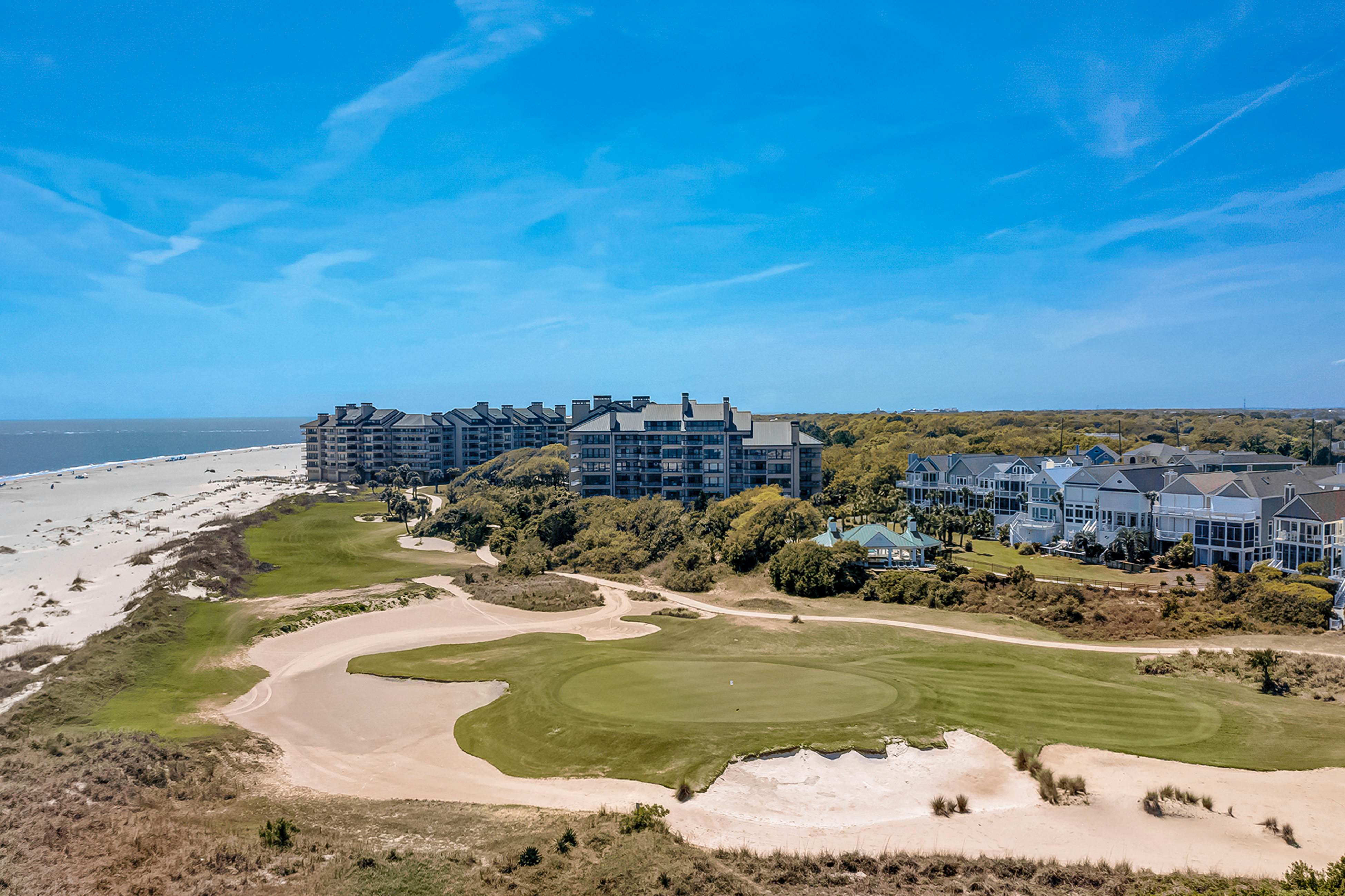 Luxury penthouse with stunning oceanfront views, 3 decks, pool & hot tub