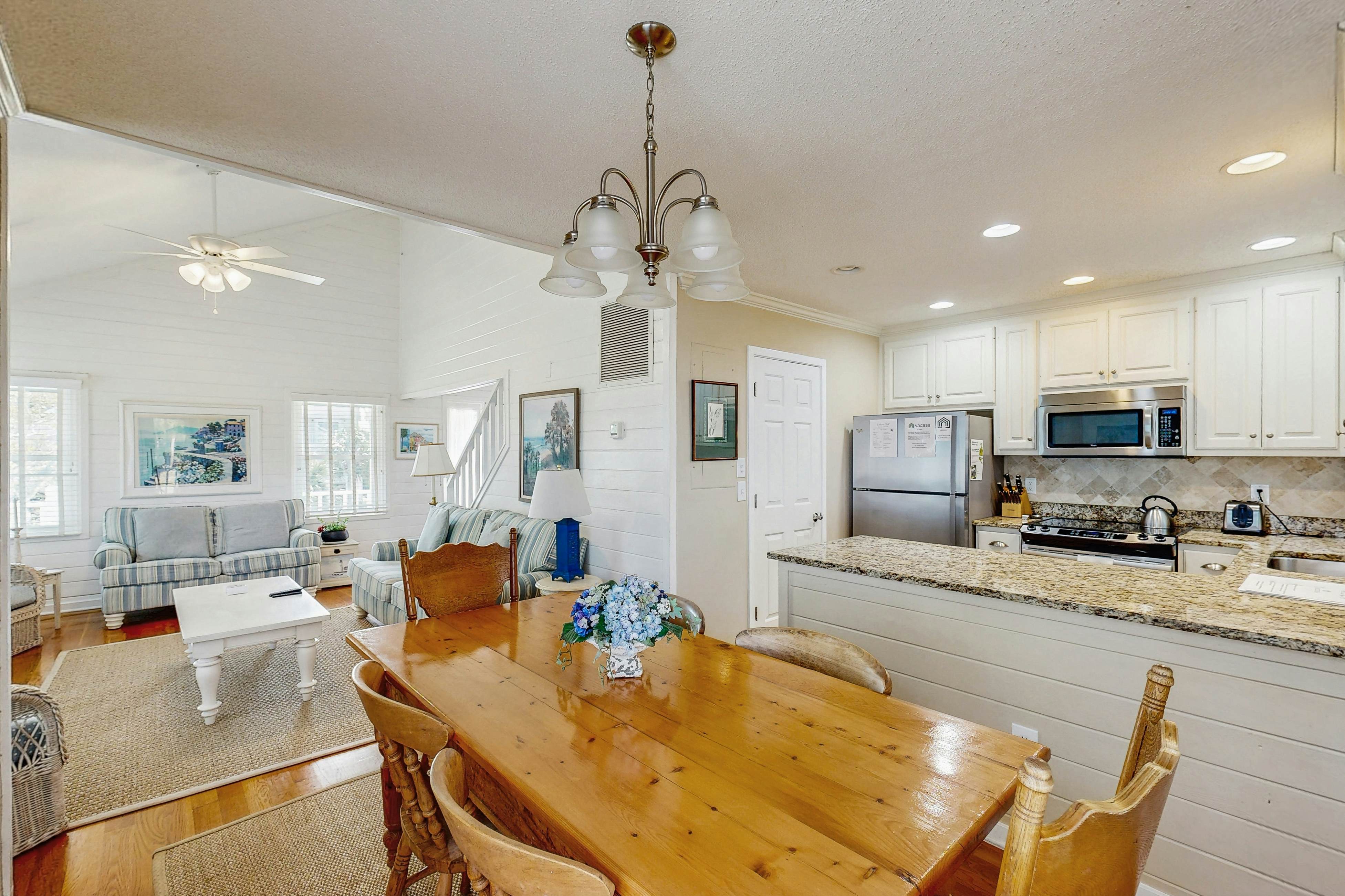 Beautifully decorated cottage steps from the beach with pool & open layout