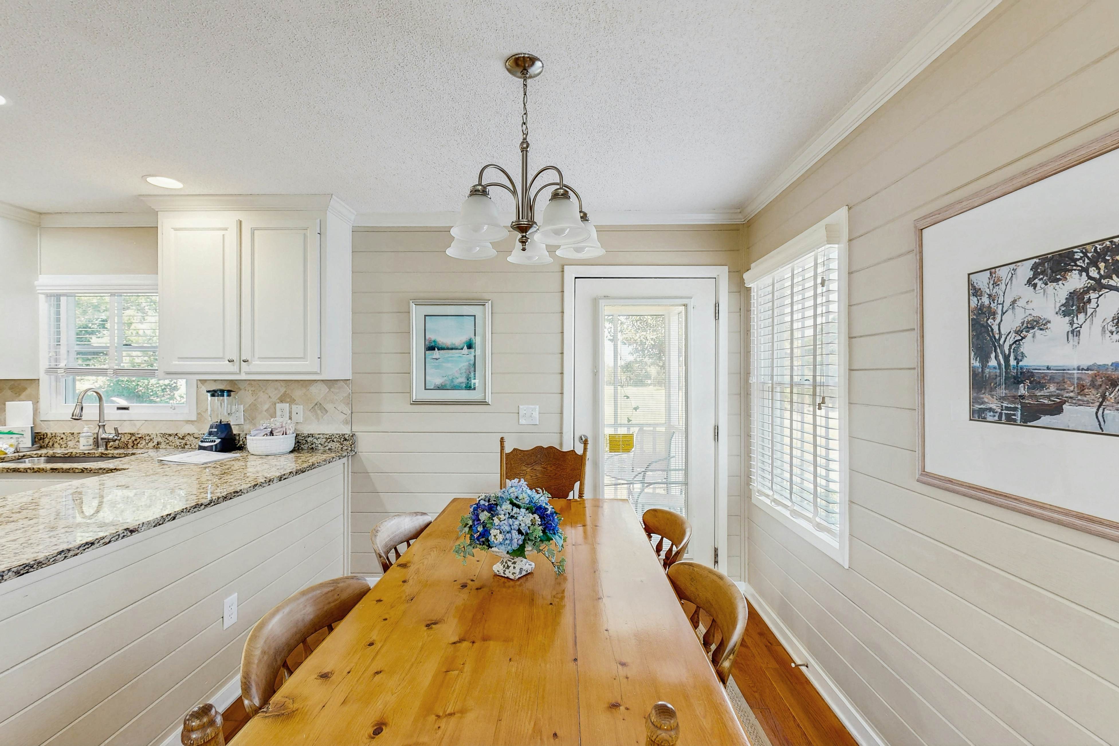 Beautifully decorated cottage steps from the beach with pool & open layout